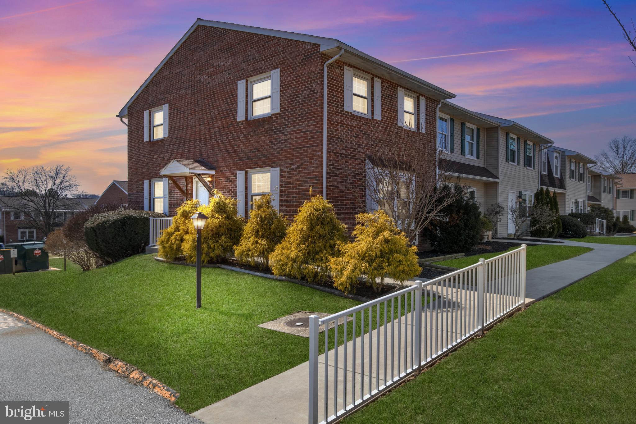 FOX RUN CONDOS - Residential