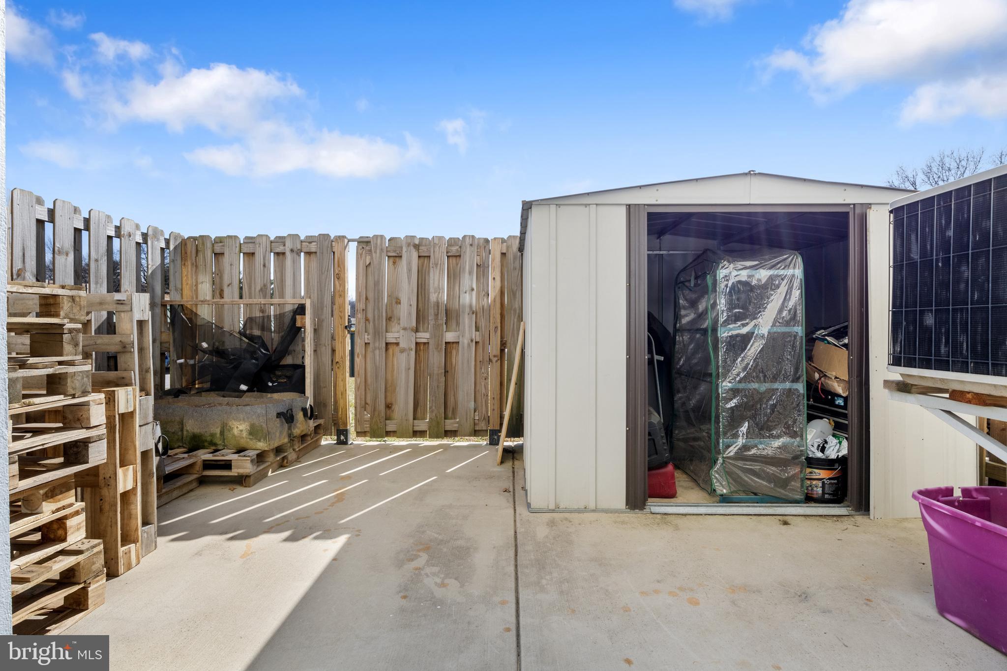 FOX RUN CONDOS - Residential