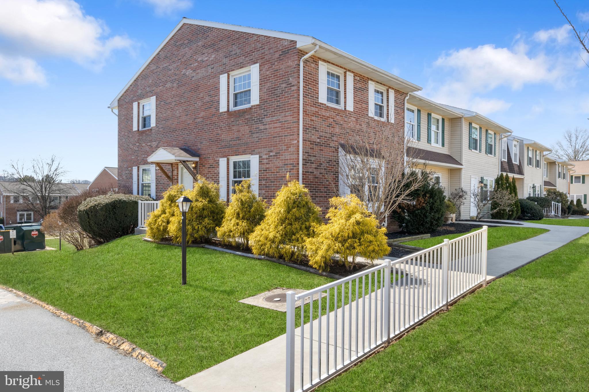 FOX RUN CONDOS - Residential