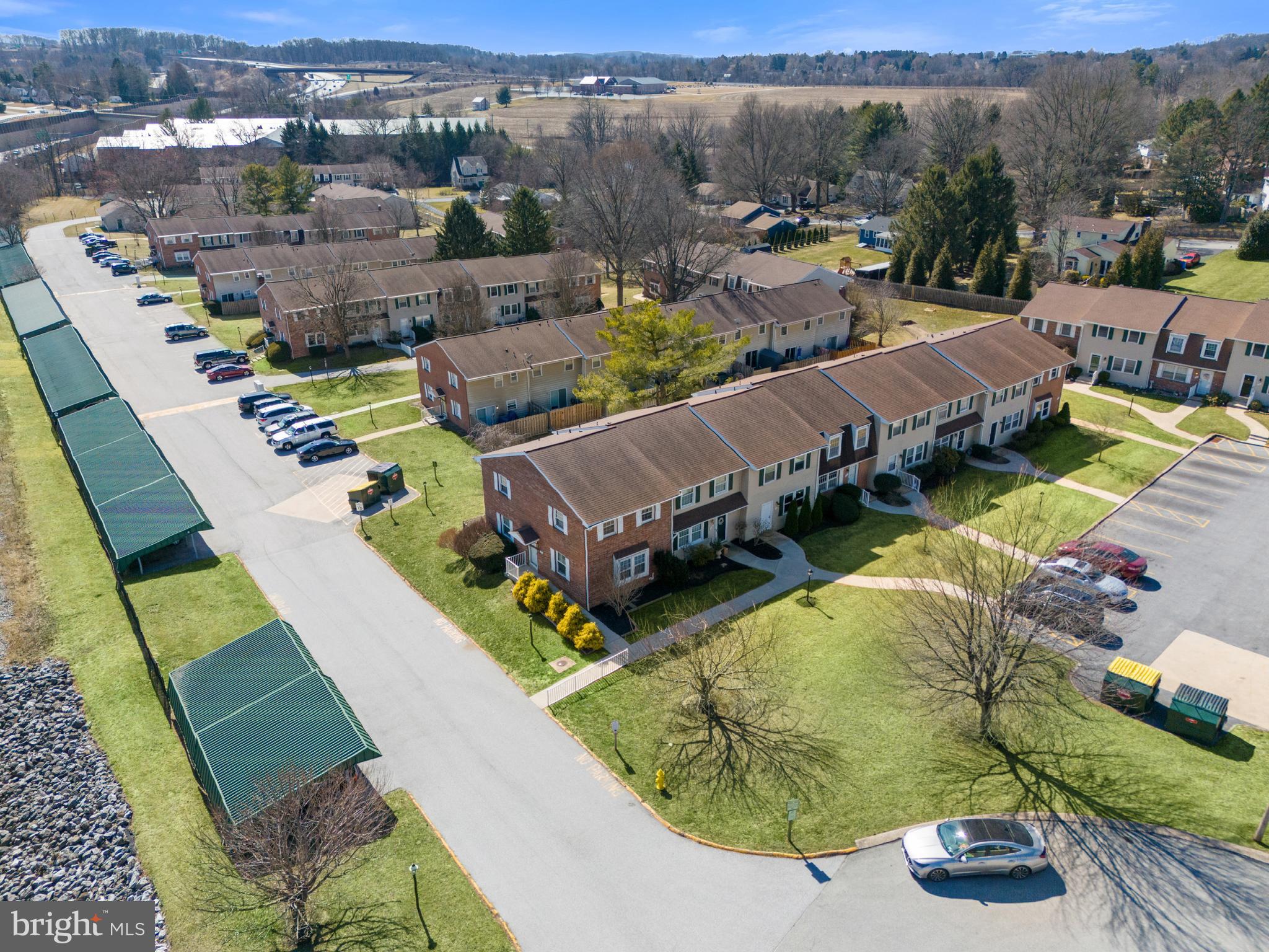 FOX RUN CONDOS - Residential