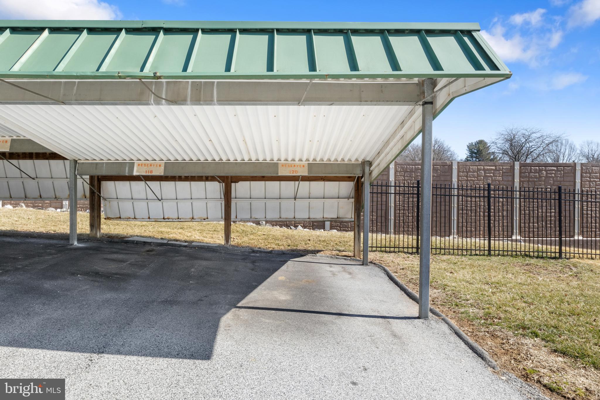 FOX RUN CONDOS - Residential