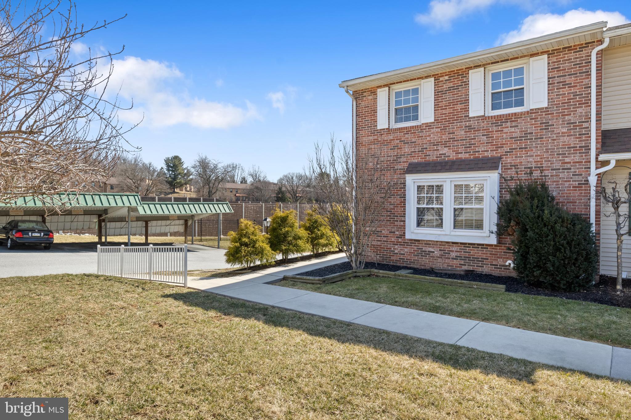 FOX RUN CONDOS - Residential