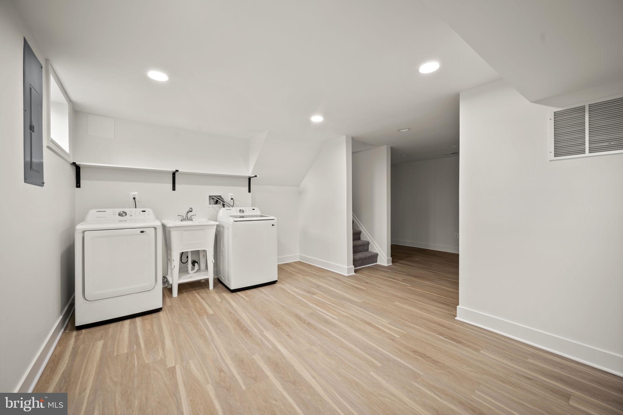 SUBURBAN GREENS - Residential