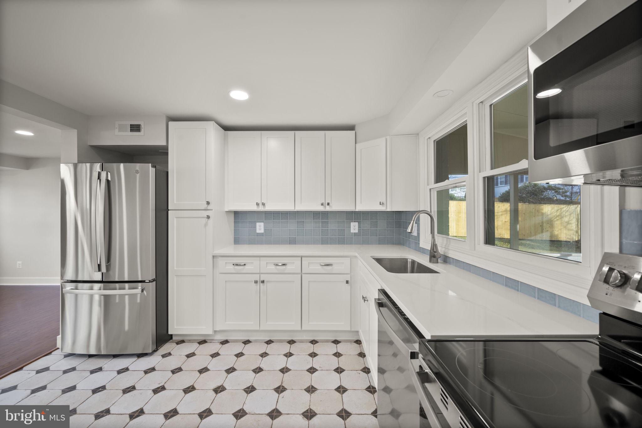 SUBURBAN GREENS - Residential