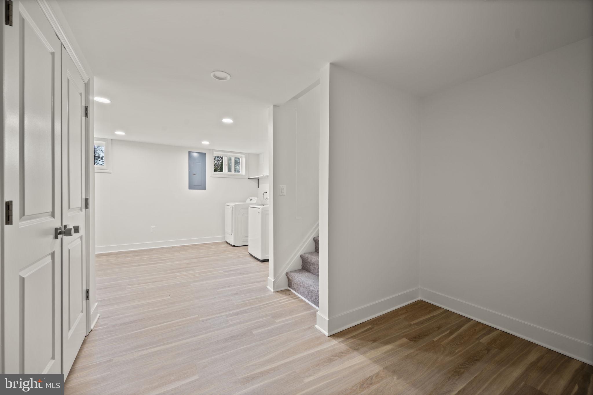 SUBURBAN GREENS - Residential