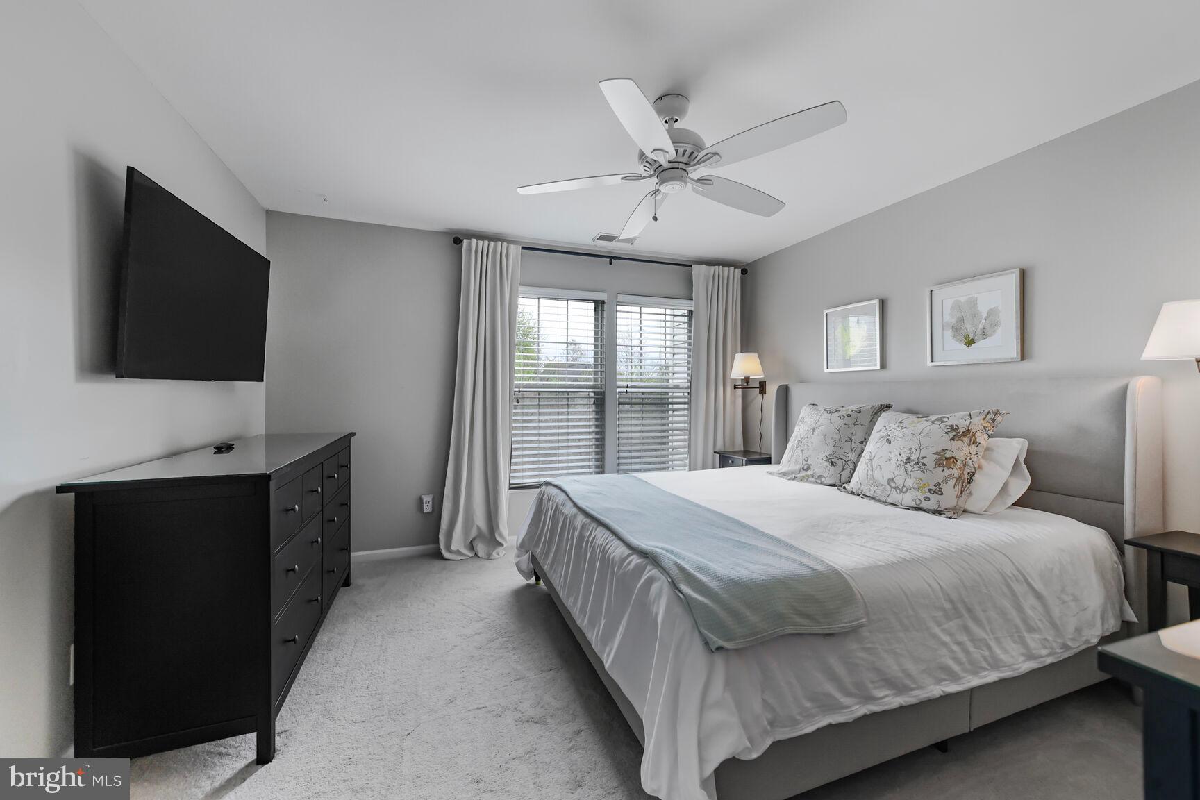 ASHBURN FARM - Residential