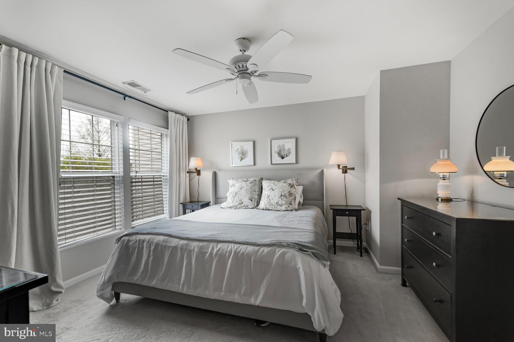 ASHBURN FARM - Residential