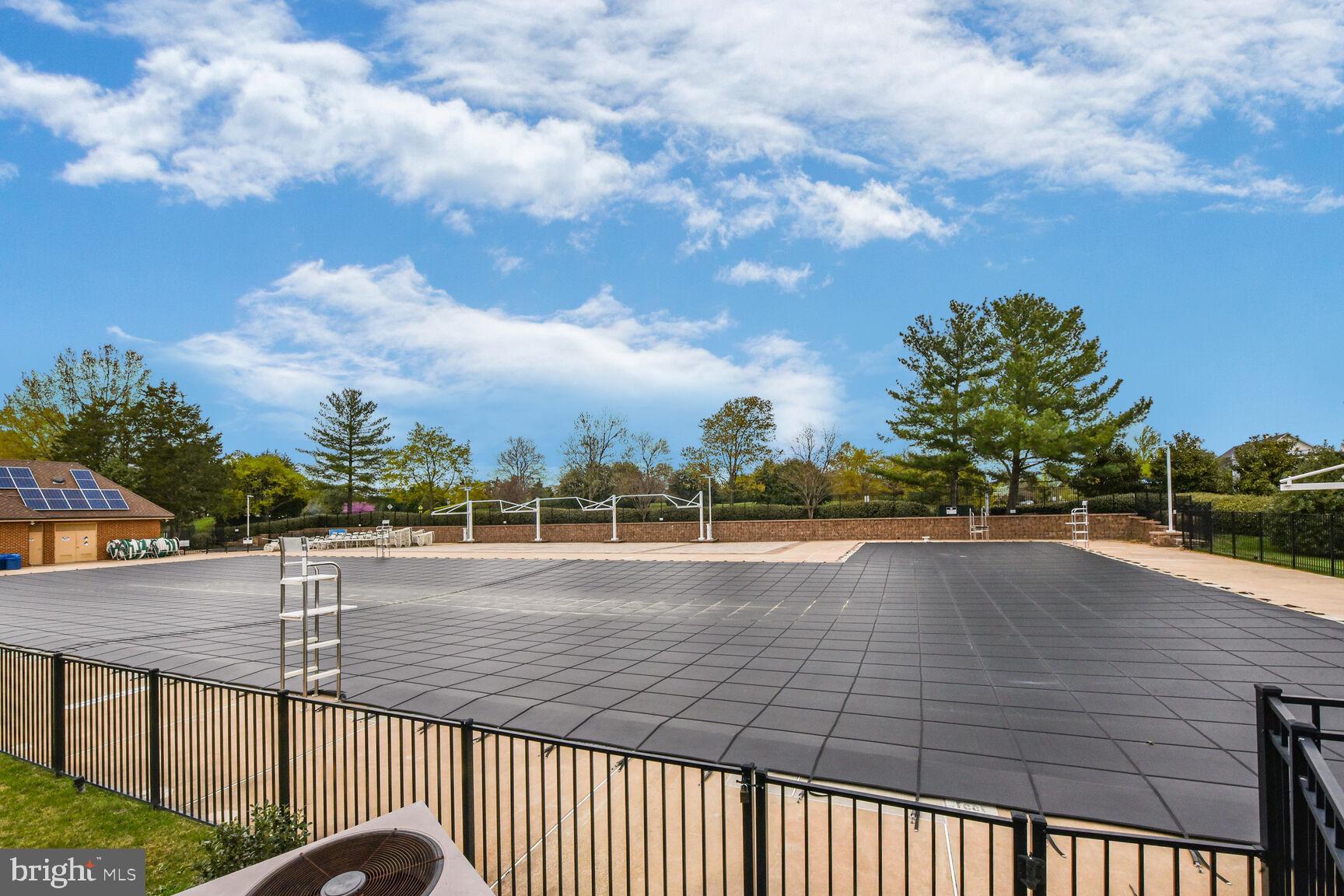 ASHBURN FARM - Residential