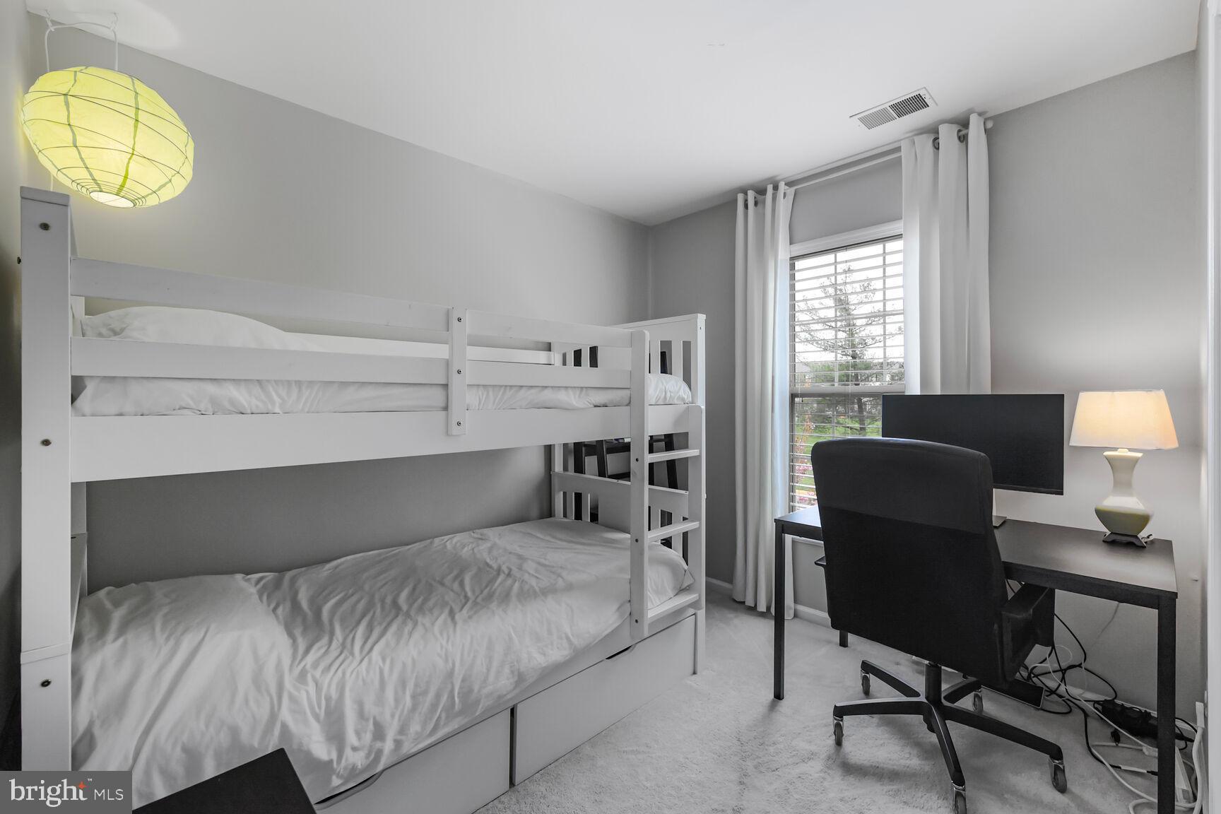 ASHBURN FARM - Residential