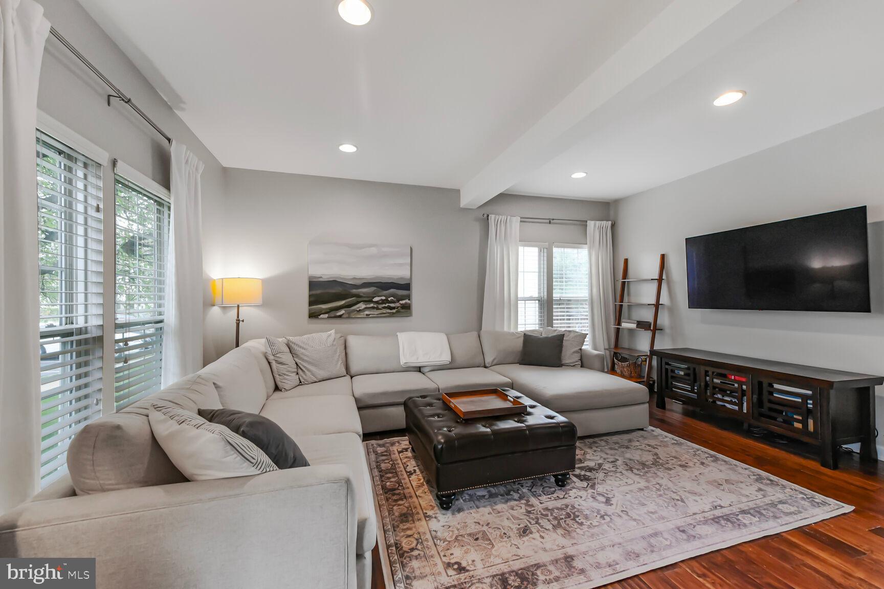 ASHBURN FARM - Residential