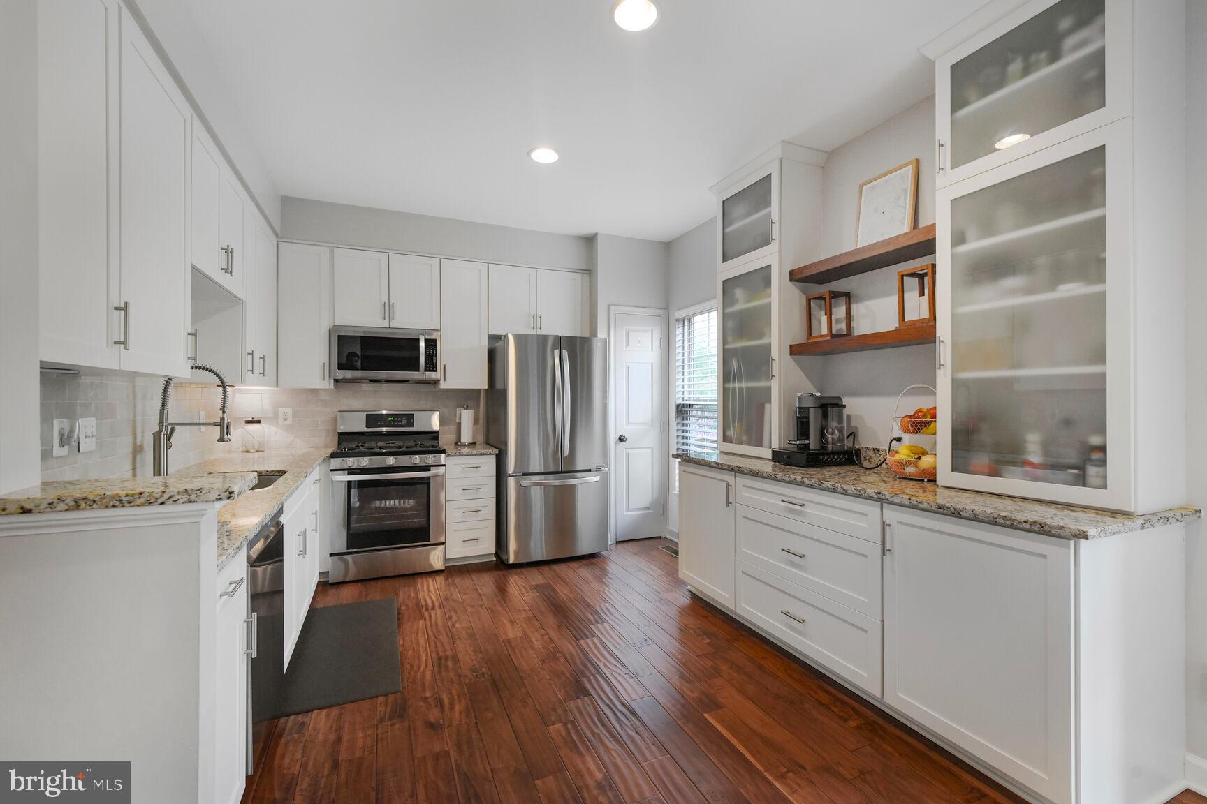 ASHBURN FARM - Residential