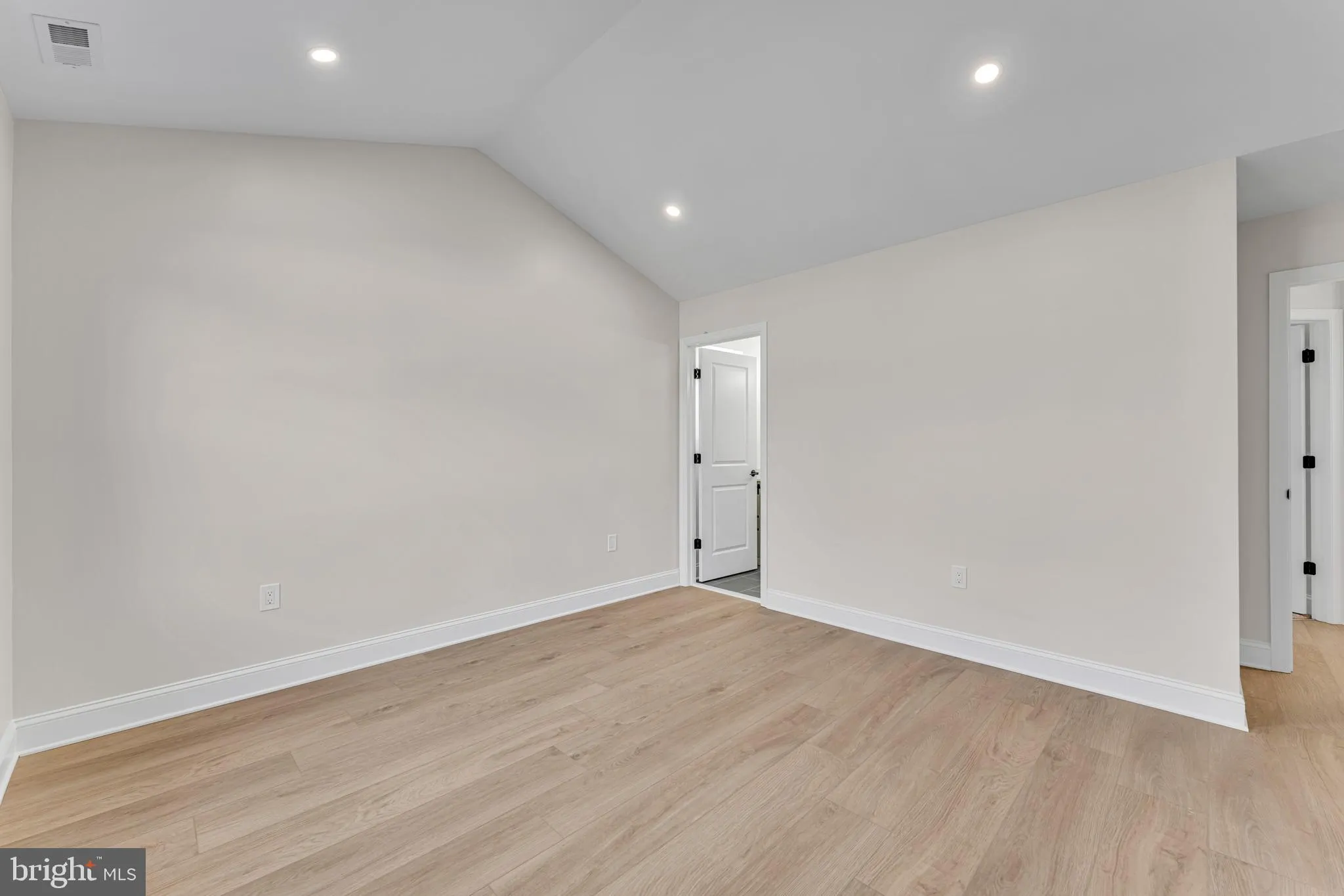 Woodbury, New Jersey 08096, United States, 4 Bedrooms Bedrooms, ,3 BathroomsBathrooms,Residential,Active,251707