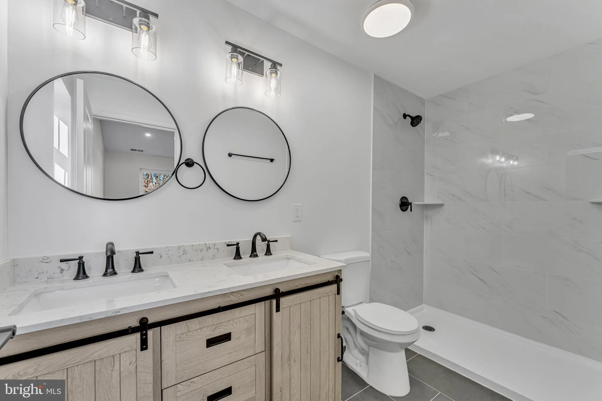 Woodbury, New Jersey 08096, United States, 4 Bedrooms Bedrooms, ,3 BathroomsBathrooms,Residential,Active,251707