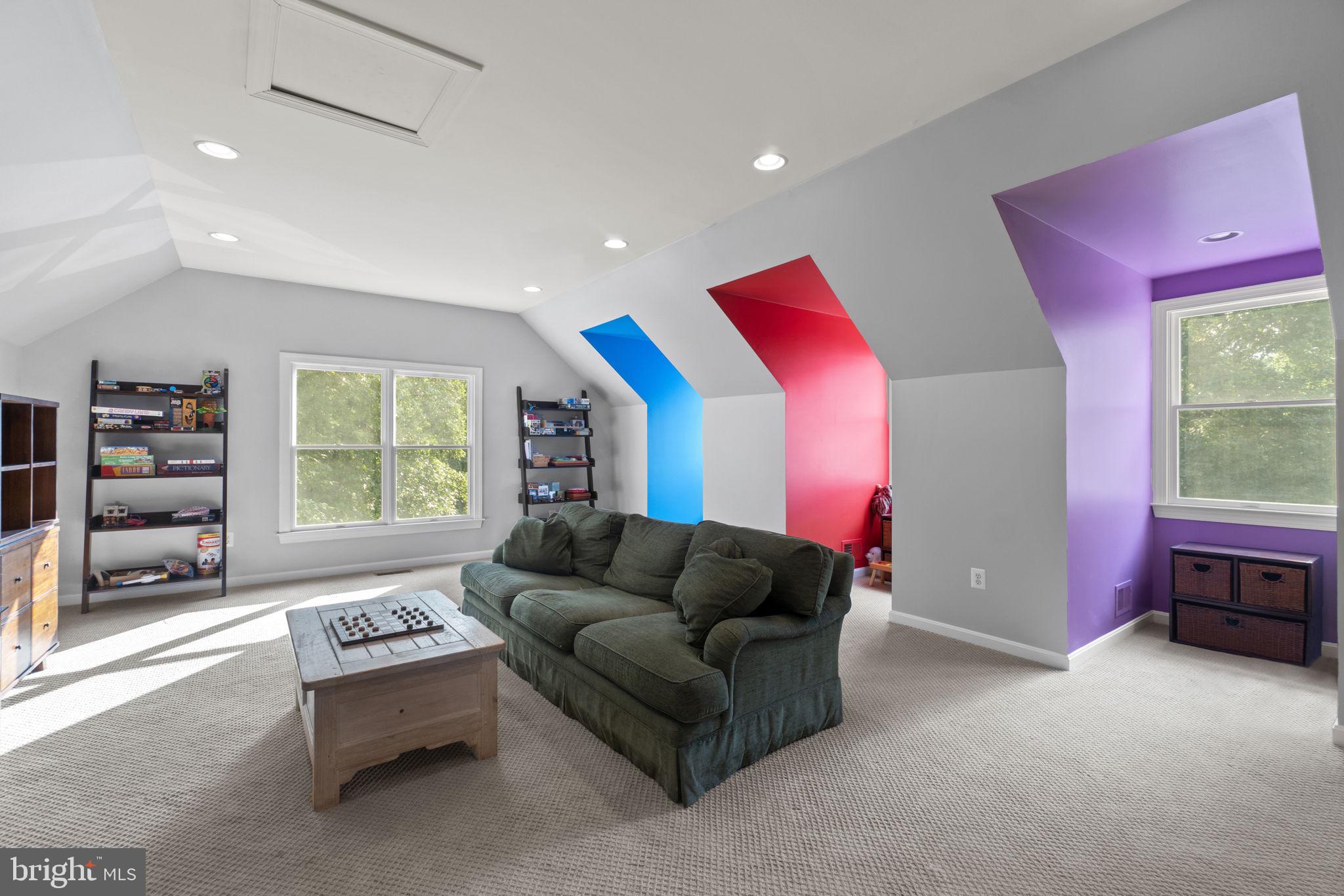 WINDSOR RIDGE - Residential