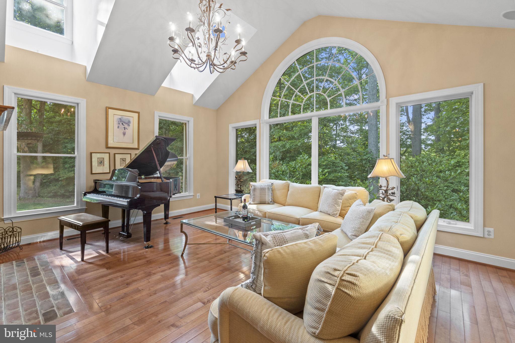 WINDSOR RIDGE - Residential