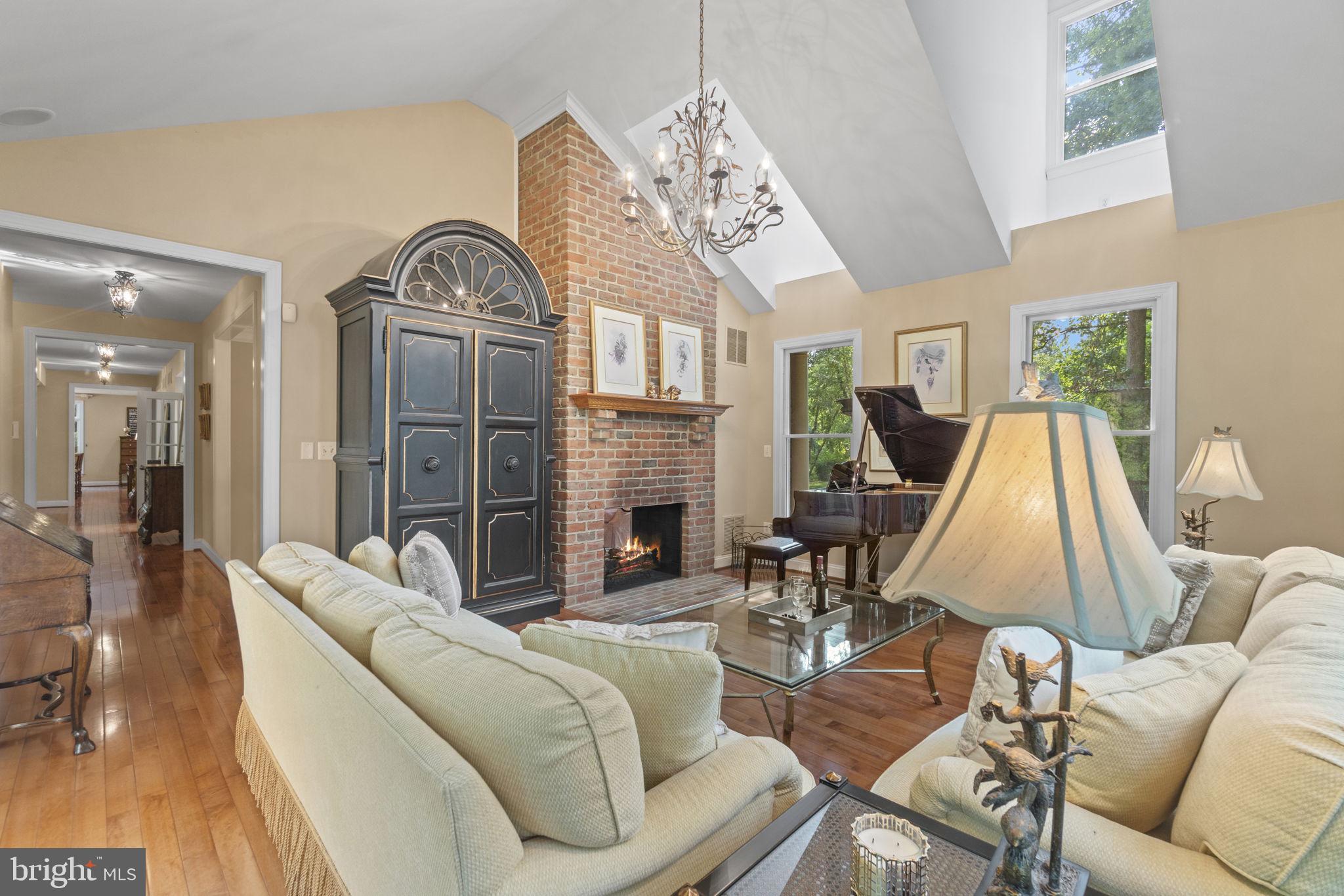 WINDSOR RIDGE - Residential