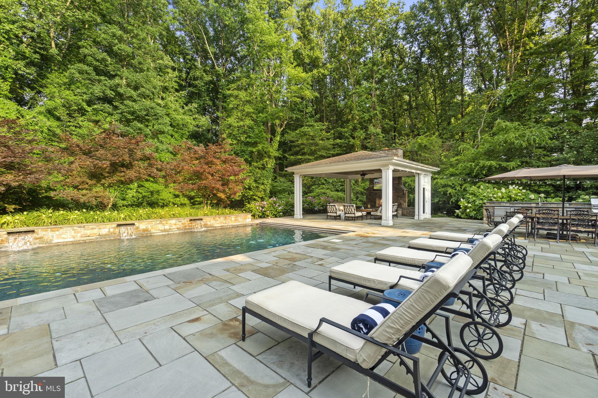 WINDSOR RIDGE - Residential