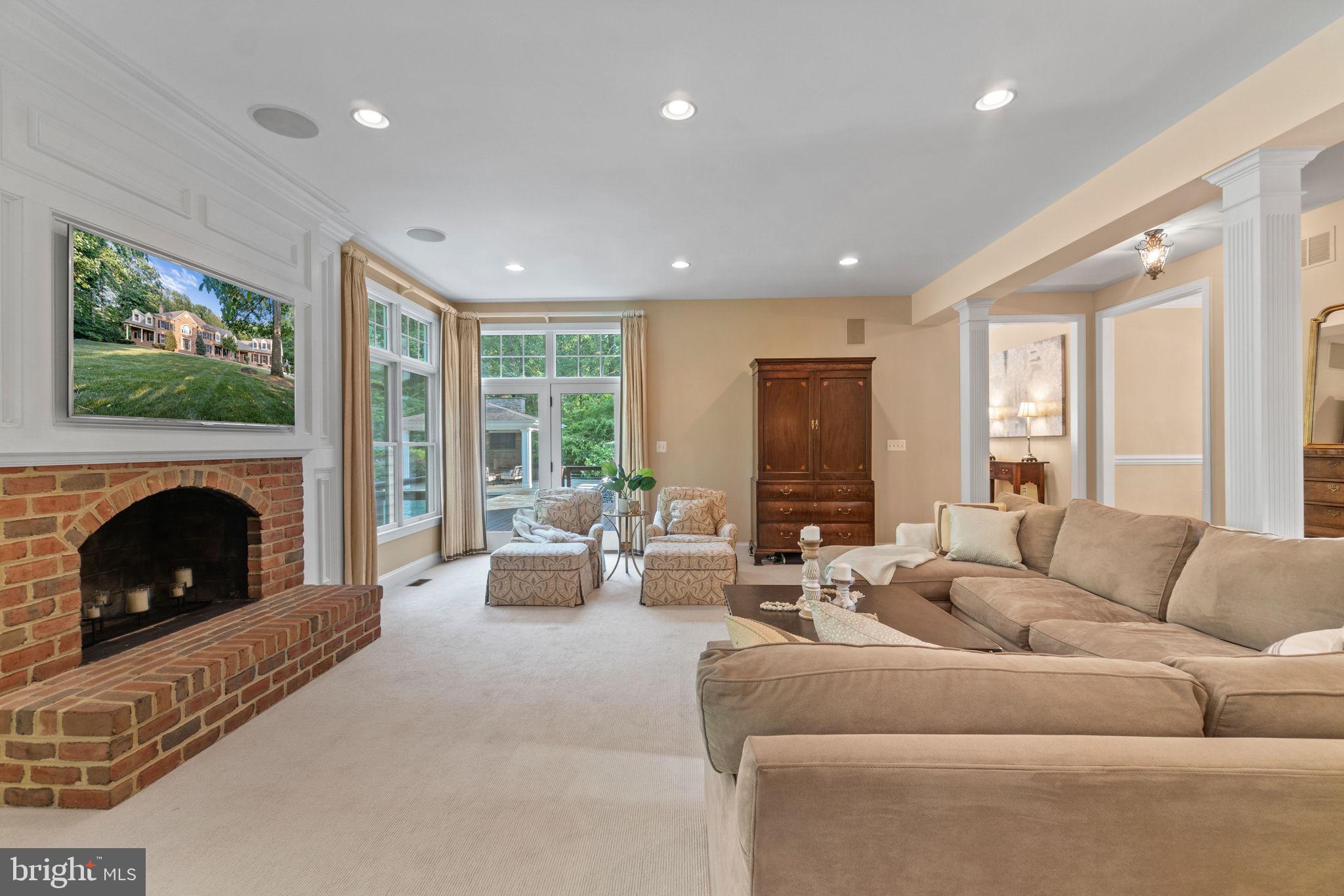 WINDSOR RIDGE - Residential