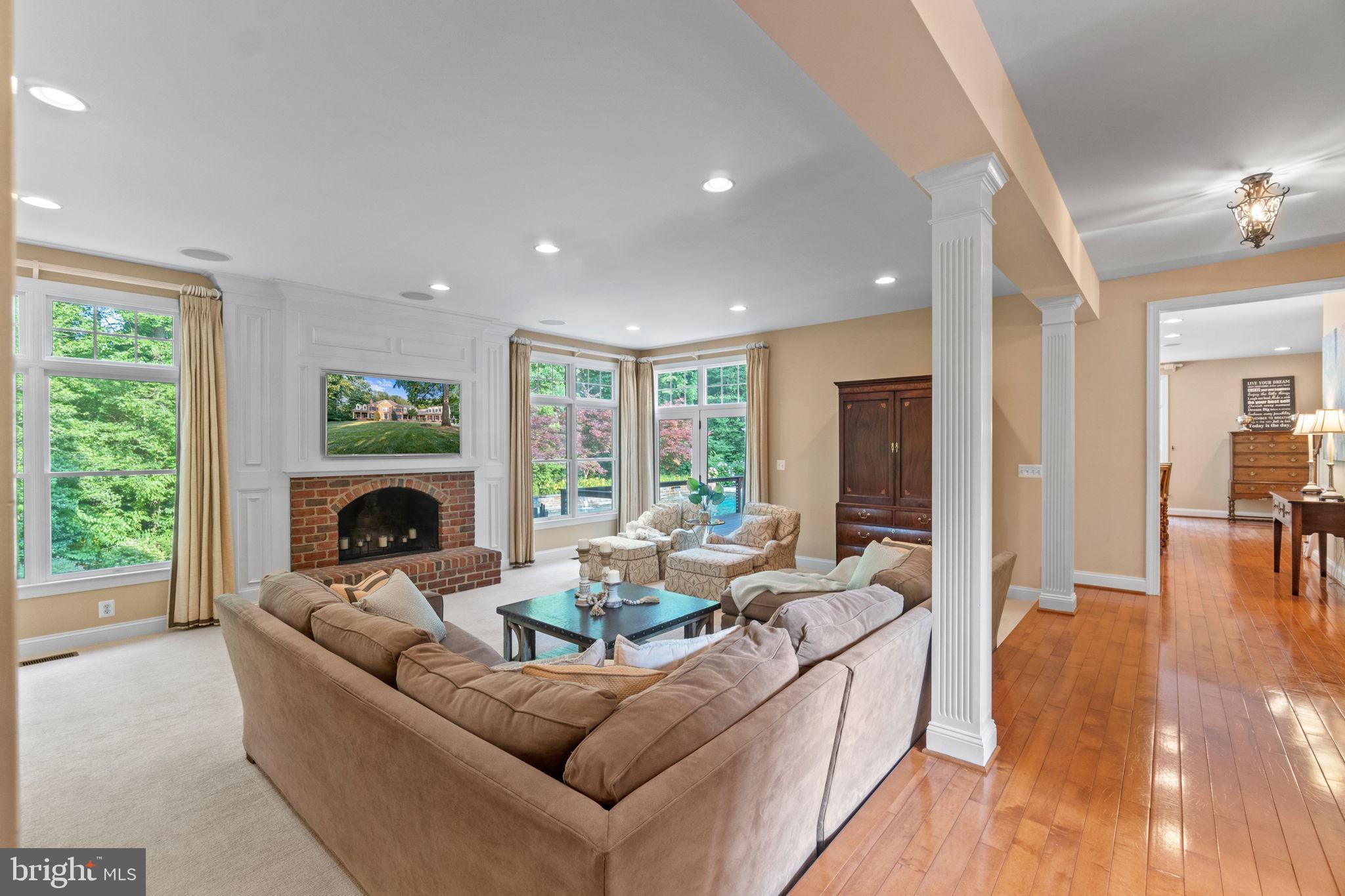 WINDSOR RIDGE - Residential