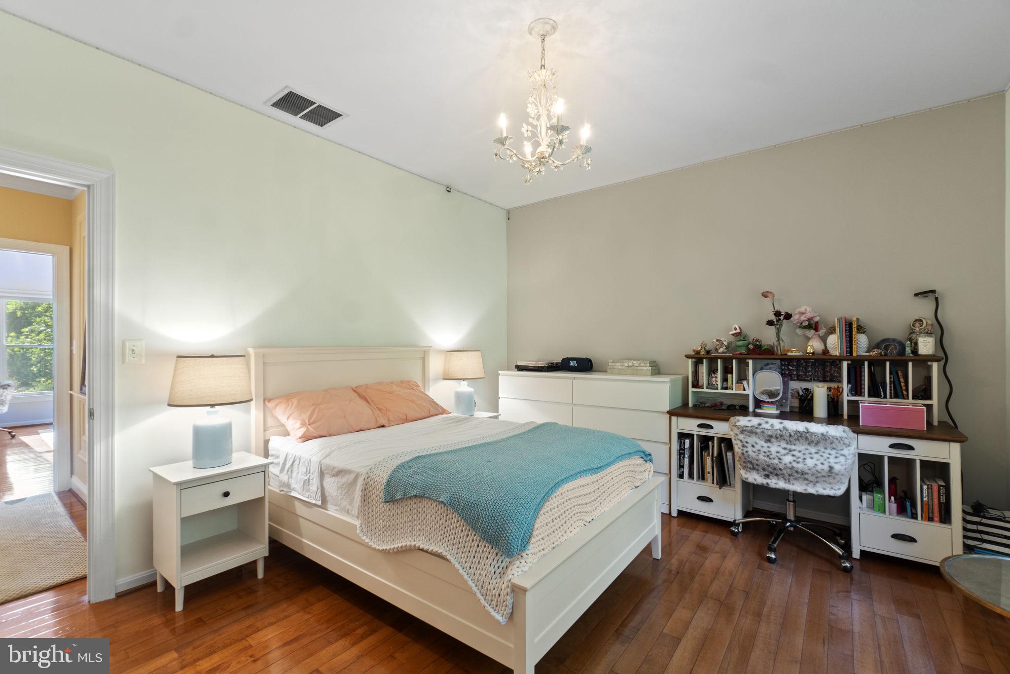 WINDSOR RIDGE - Residential