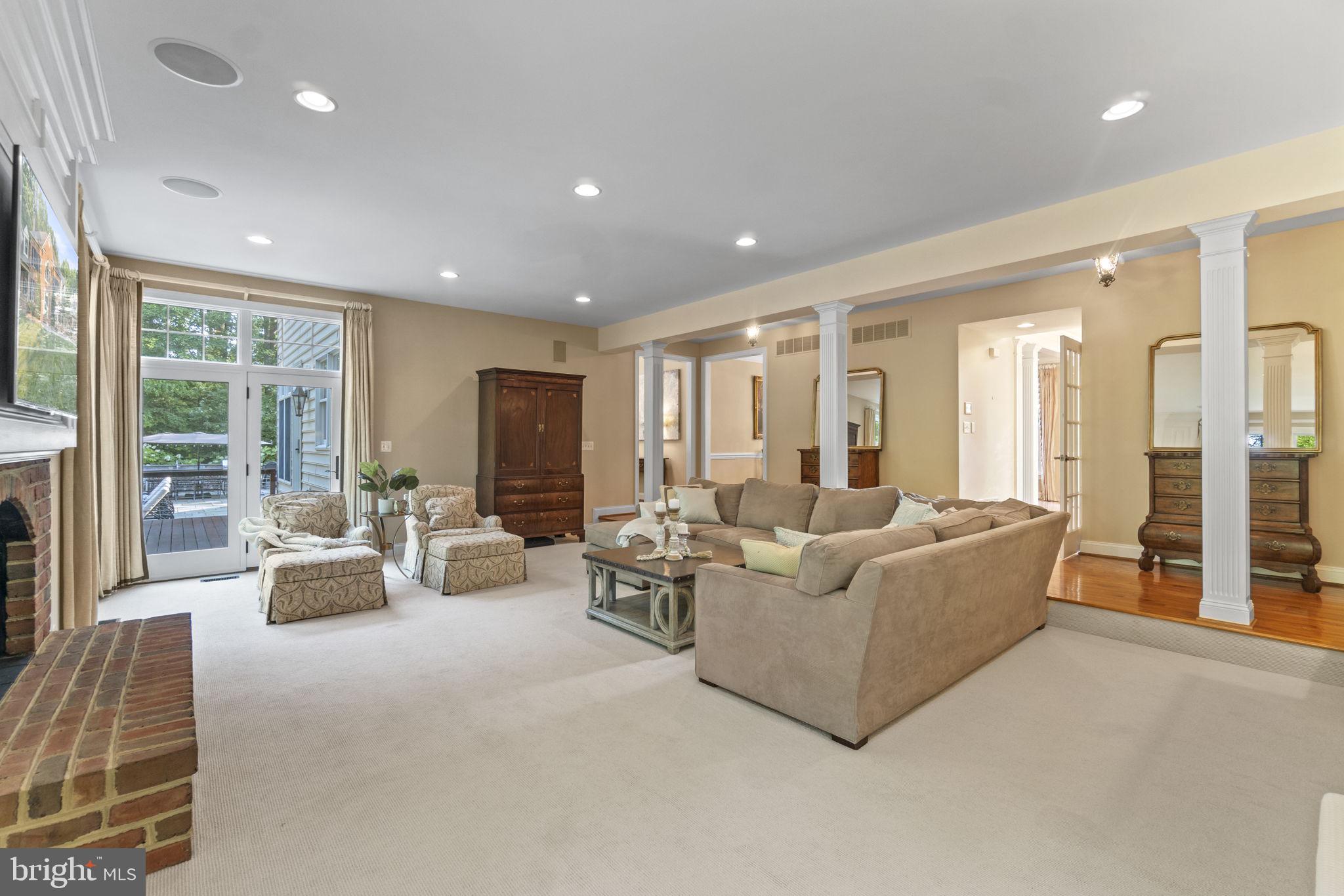 WINDSOR RIDGE - Residential