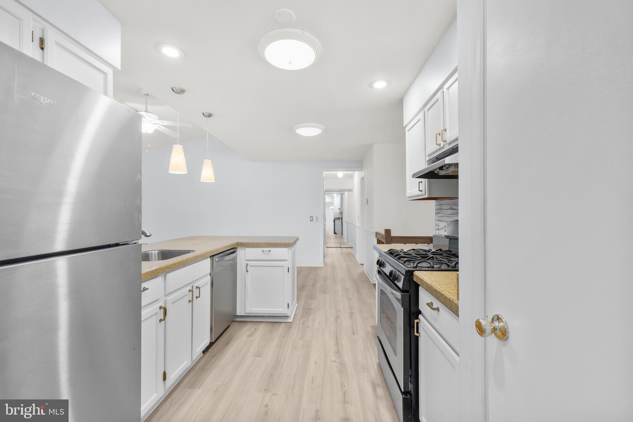 BELLE POND FARM - Residential