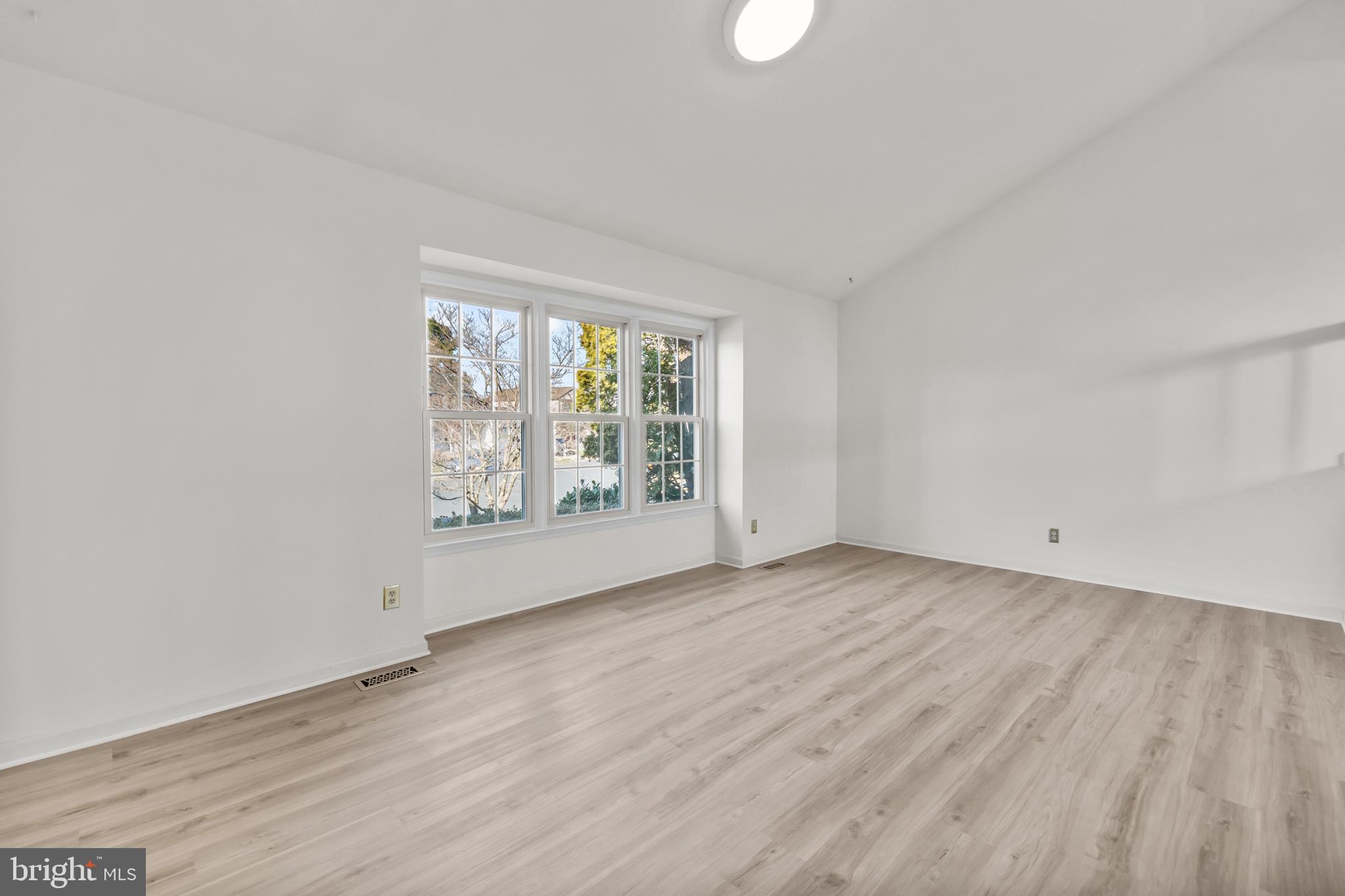 BELLE POND FARM - Residential