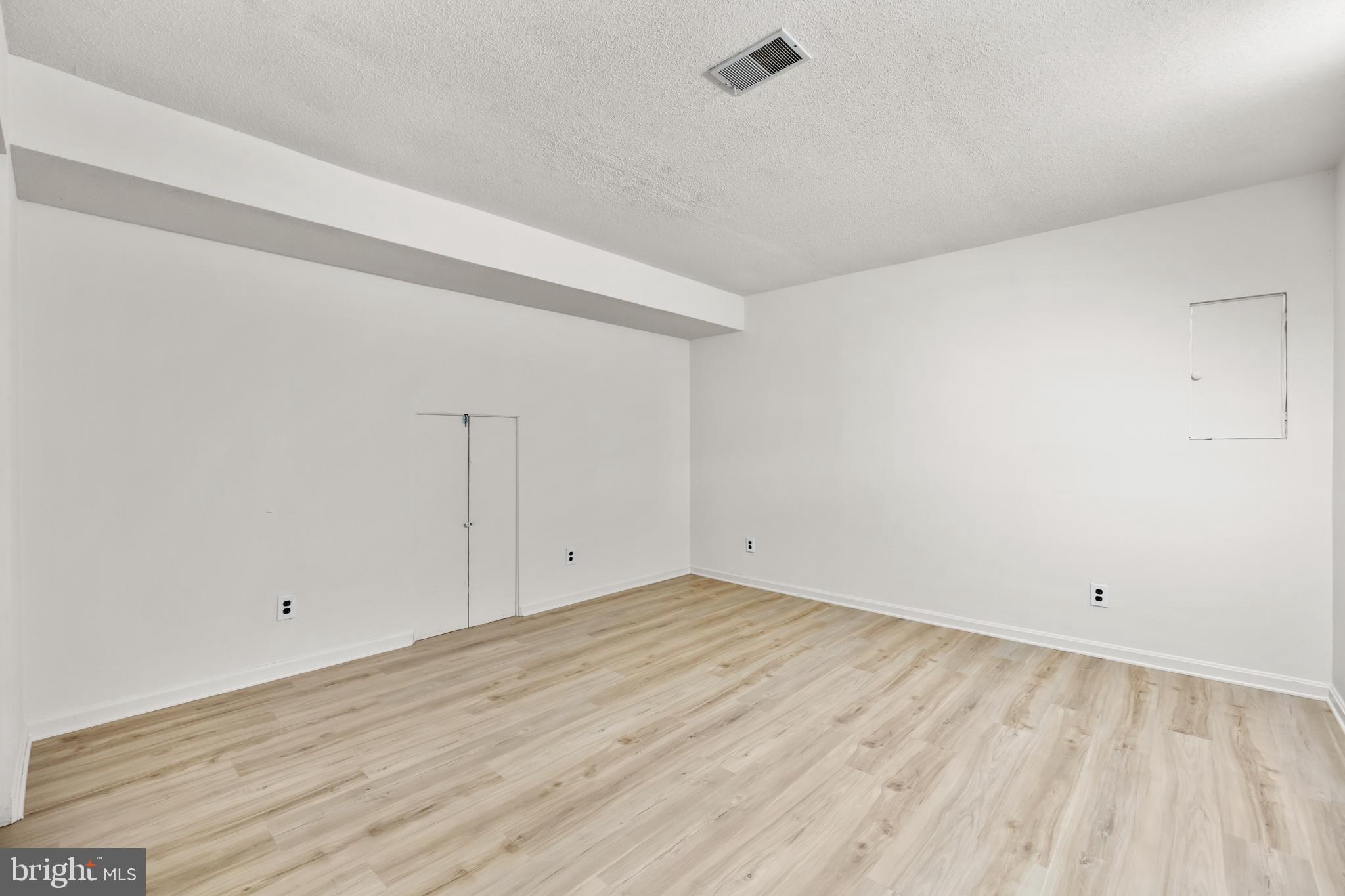 BELLE POND FARM - Residential