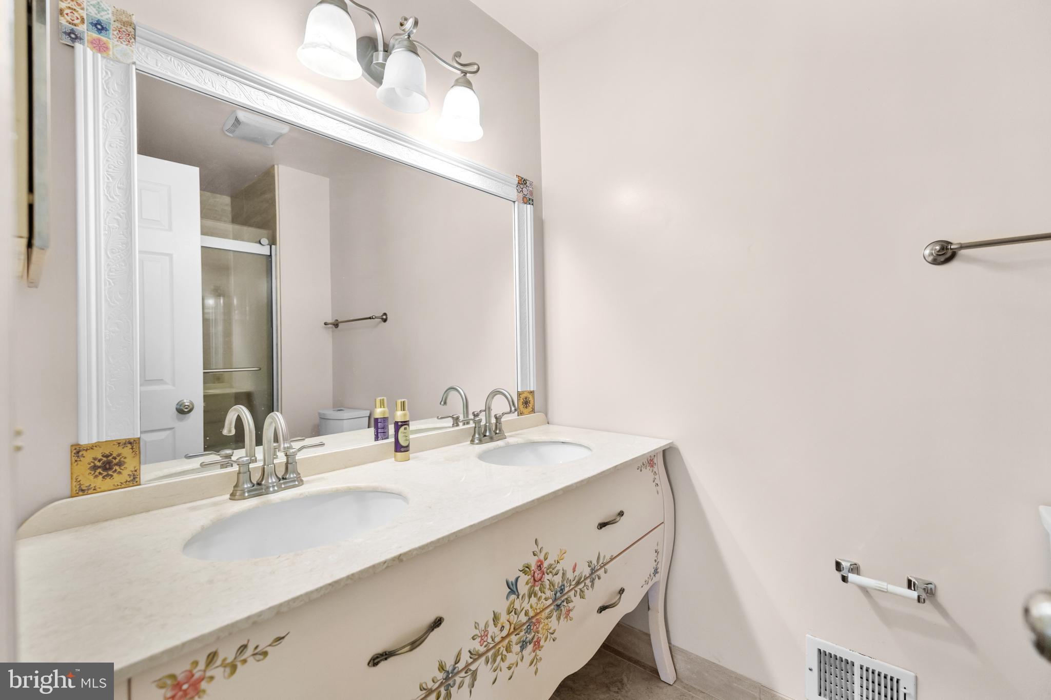 BELLE POND FARM - Residential