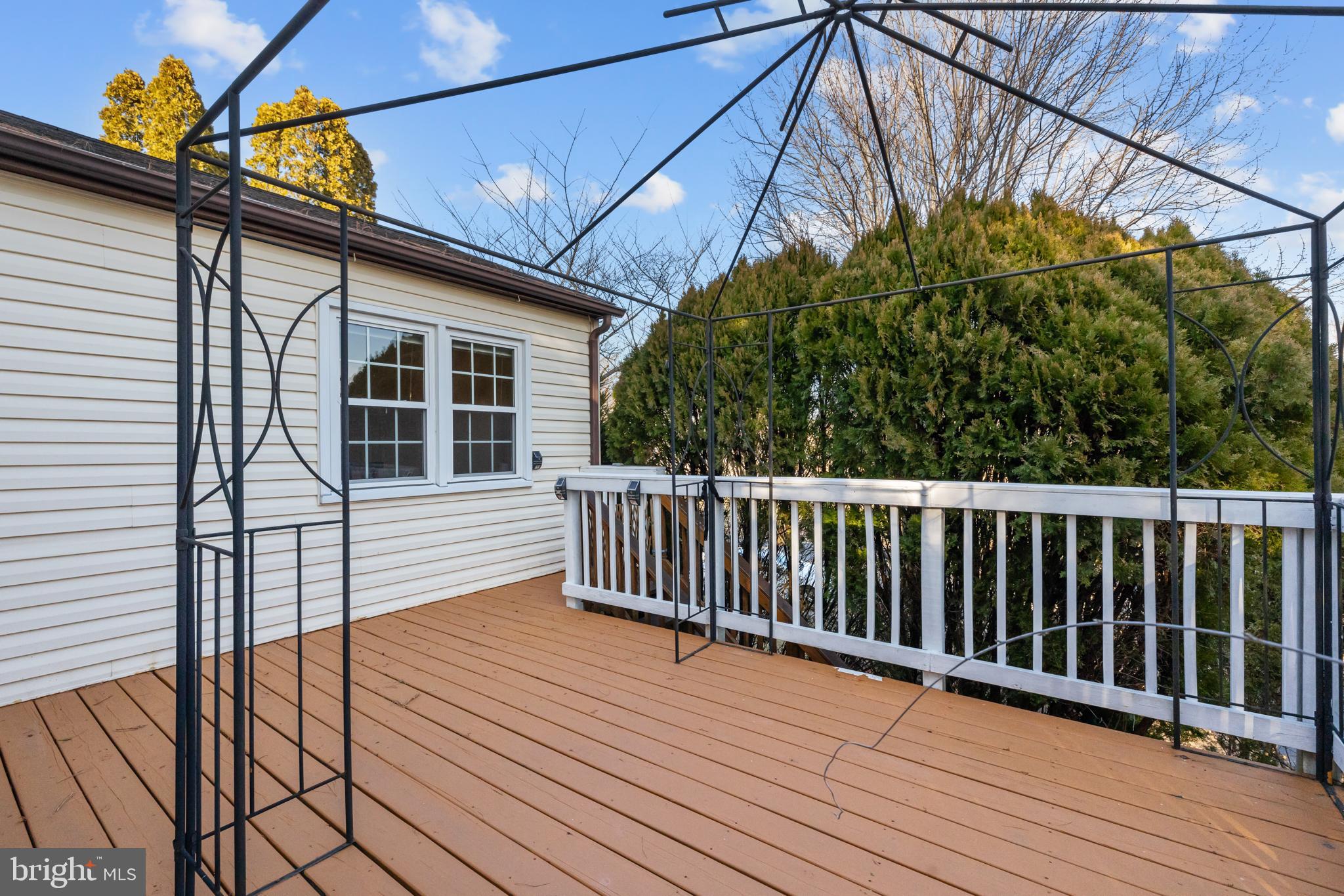 BELLE POND FARM - Residential