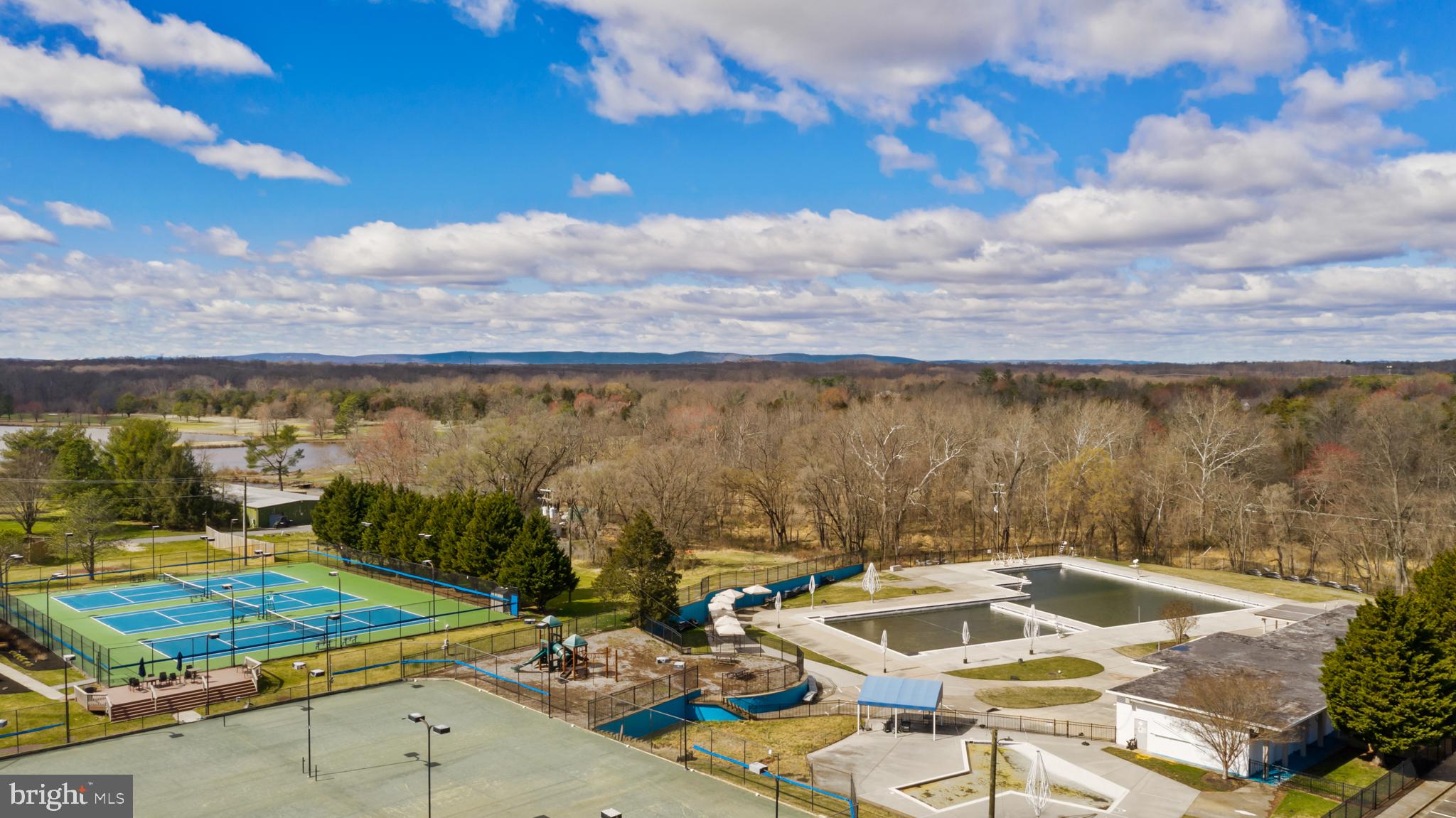 BELLE POND FARM - Residential