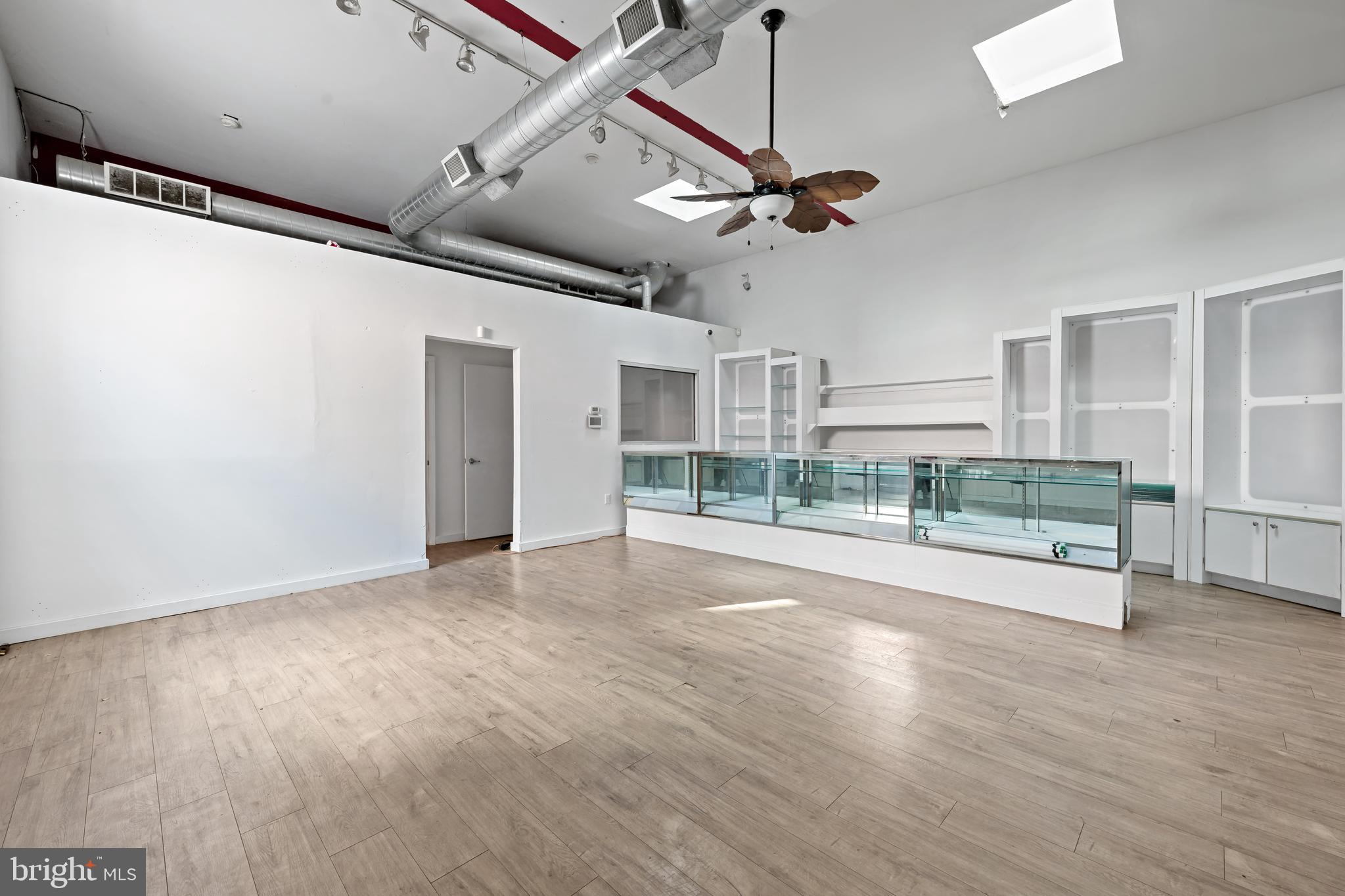 1414 W OXFORD STREET