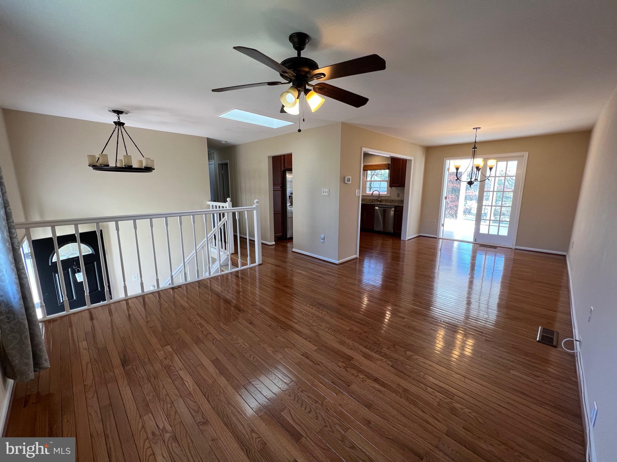 SIGNAL HILL - Residential