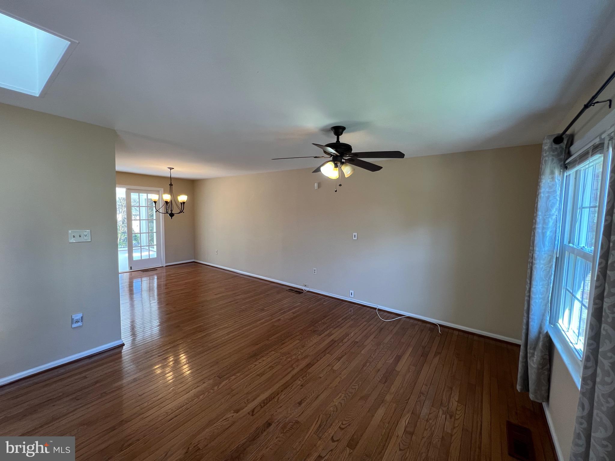 SIGNAL HILL - Residential