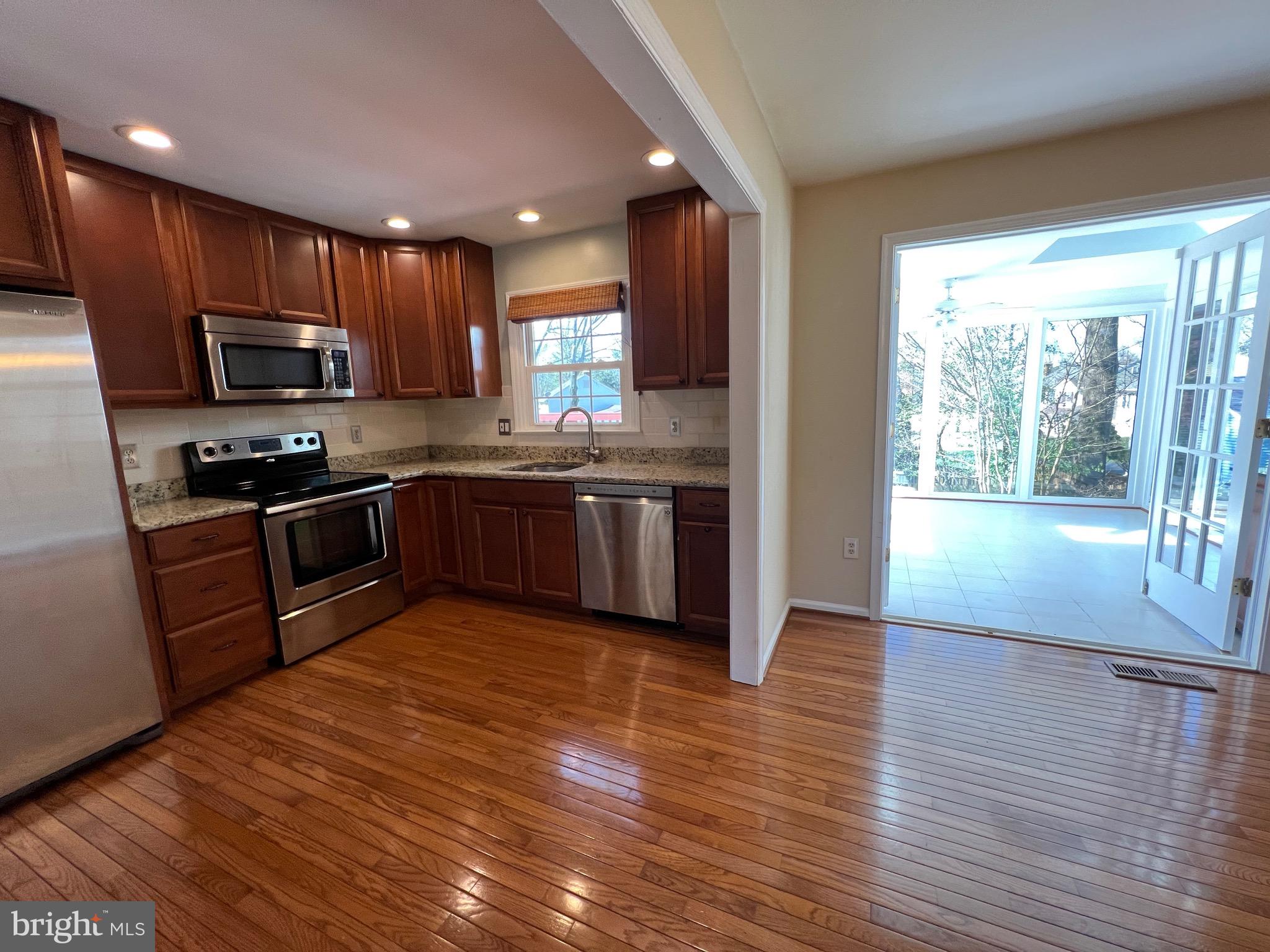 SIGNAL HILL - Residential