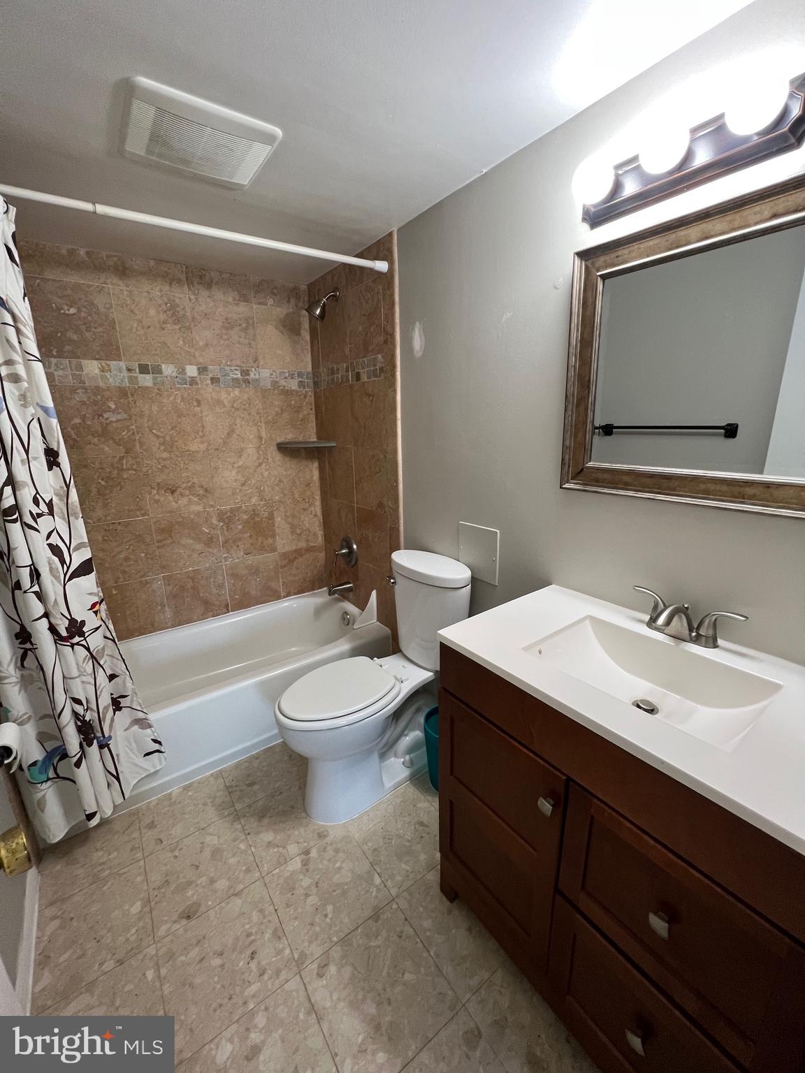 SIGNAL HILL - Residential