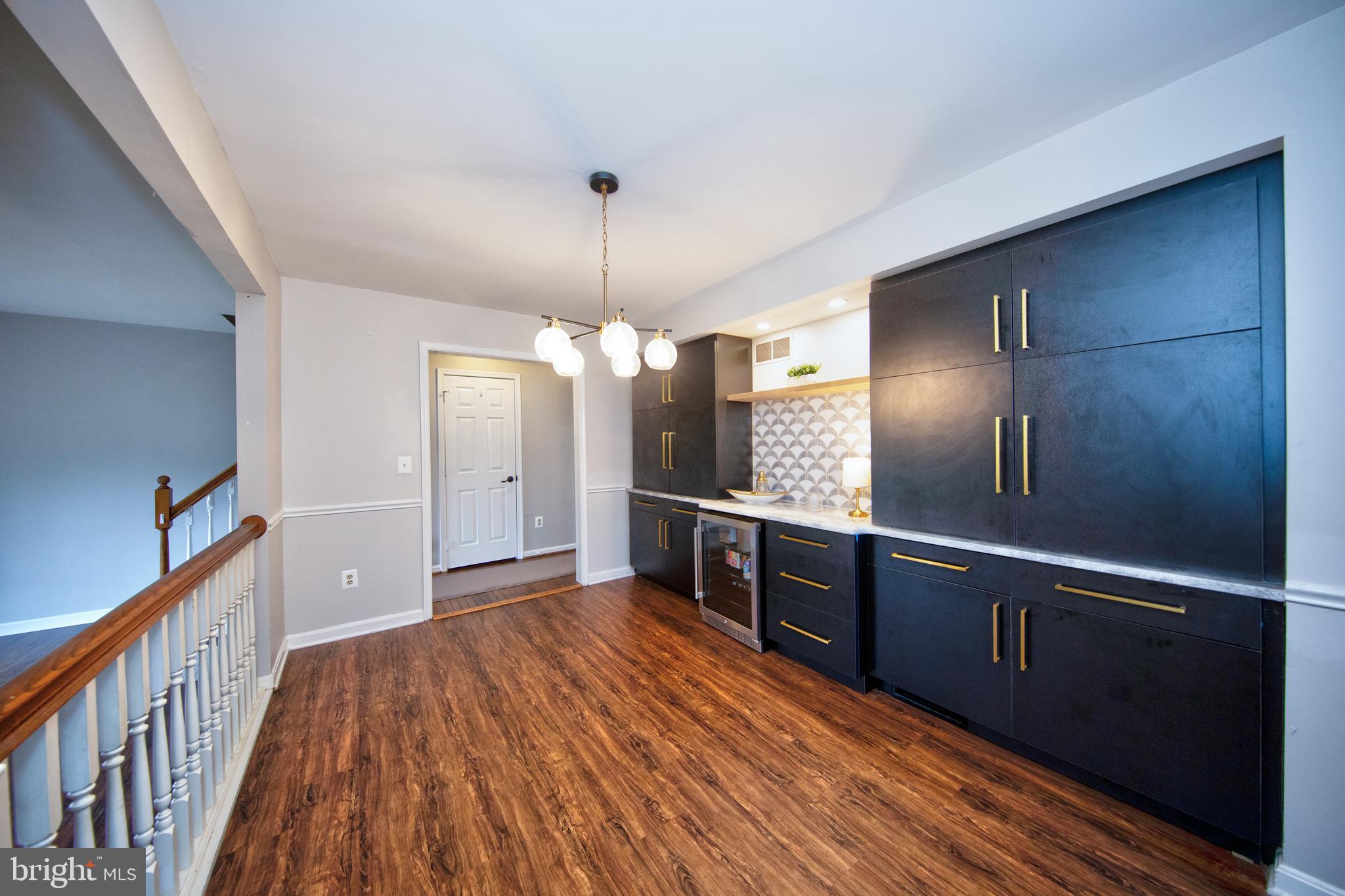 OAK MOORE SQUARE CONDOMINIUMS - Residential