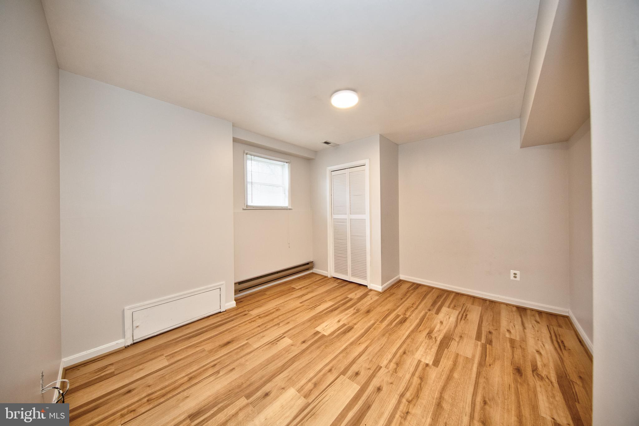 OAK MOORE SQUARE CONDOMINIUMS - Residential