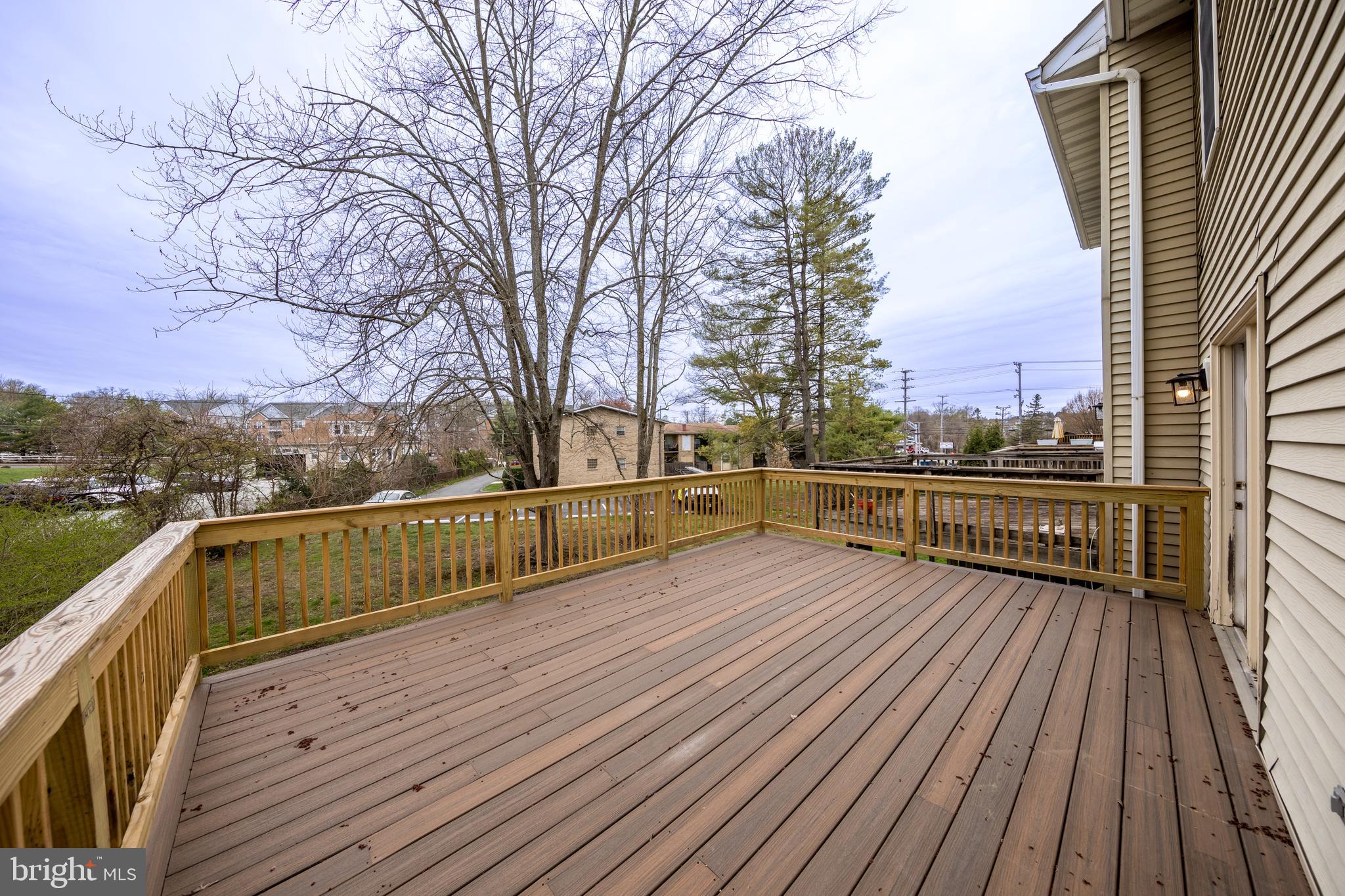 OAK MOORE SQUARE CONDOMINIUMS - Residential