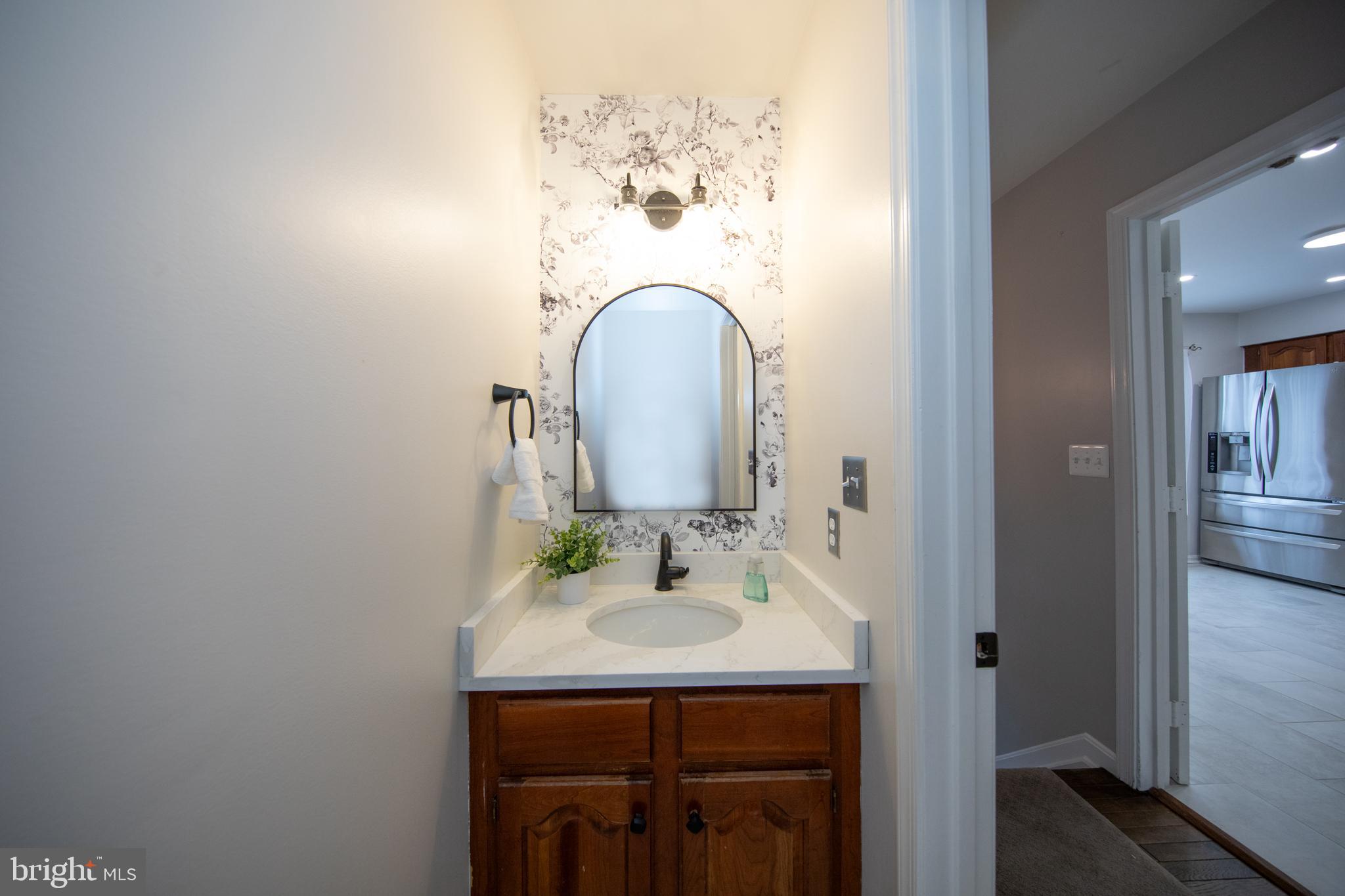 OAK MOORE SQUARE CONDOMINIUMS - Residential