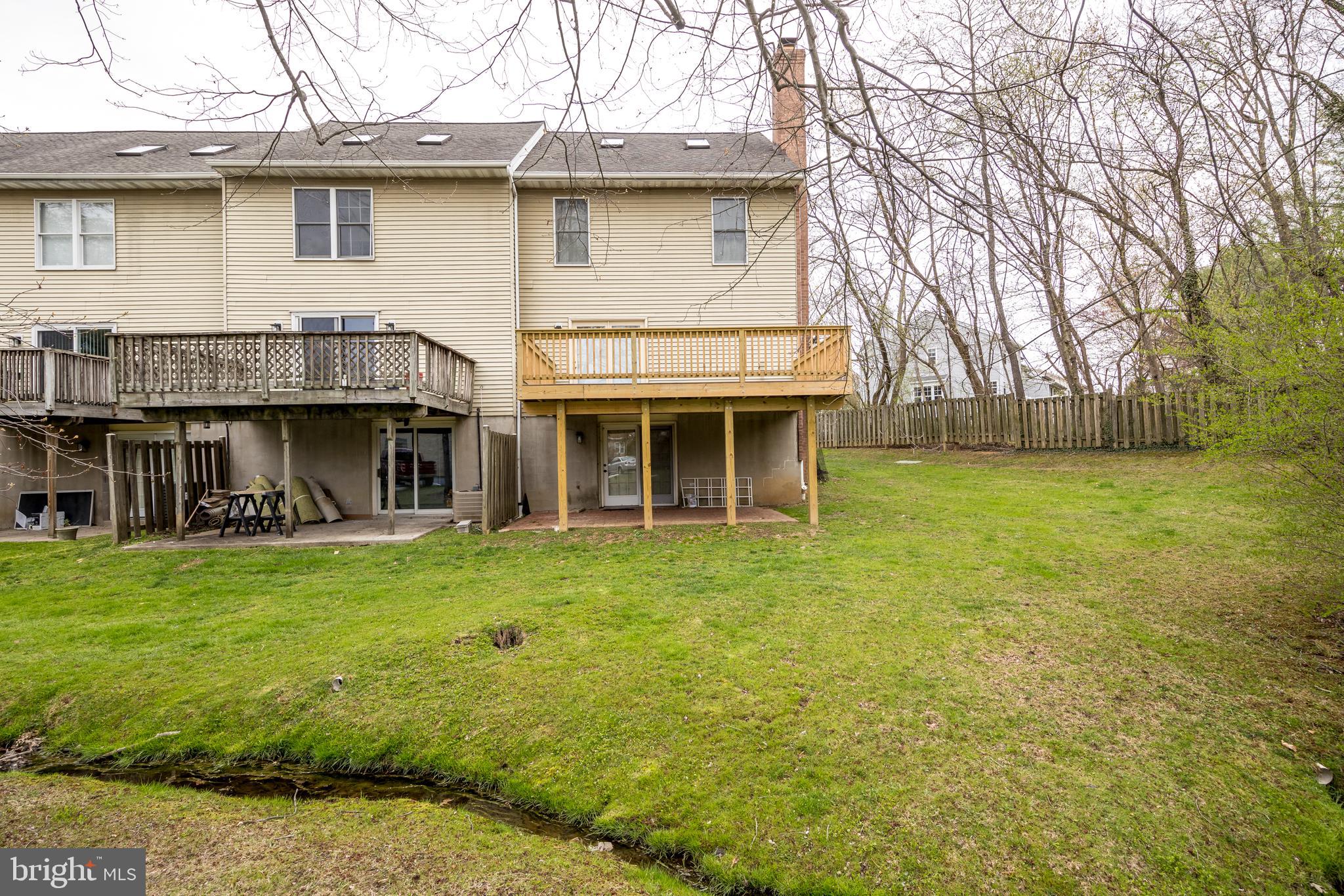 OAK MOORE SQUARE CONDOMINIUMS - Residential