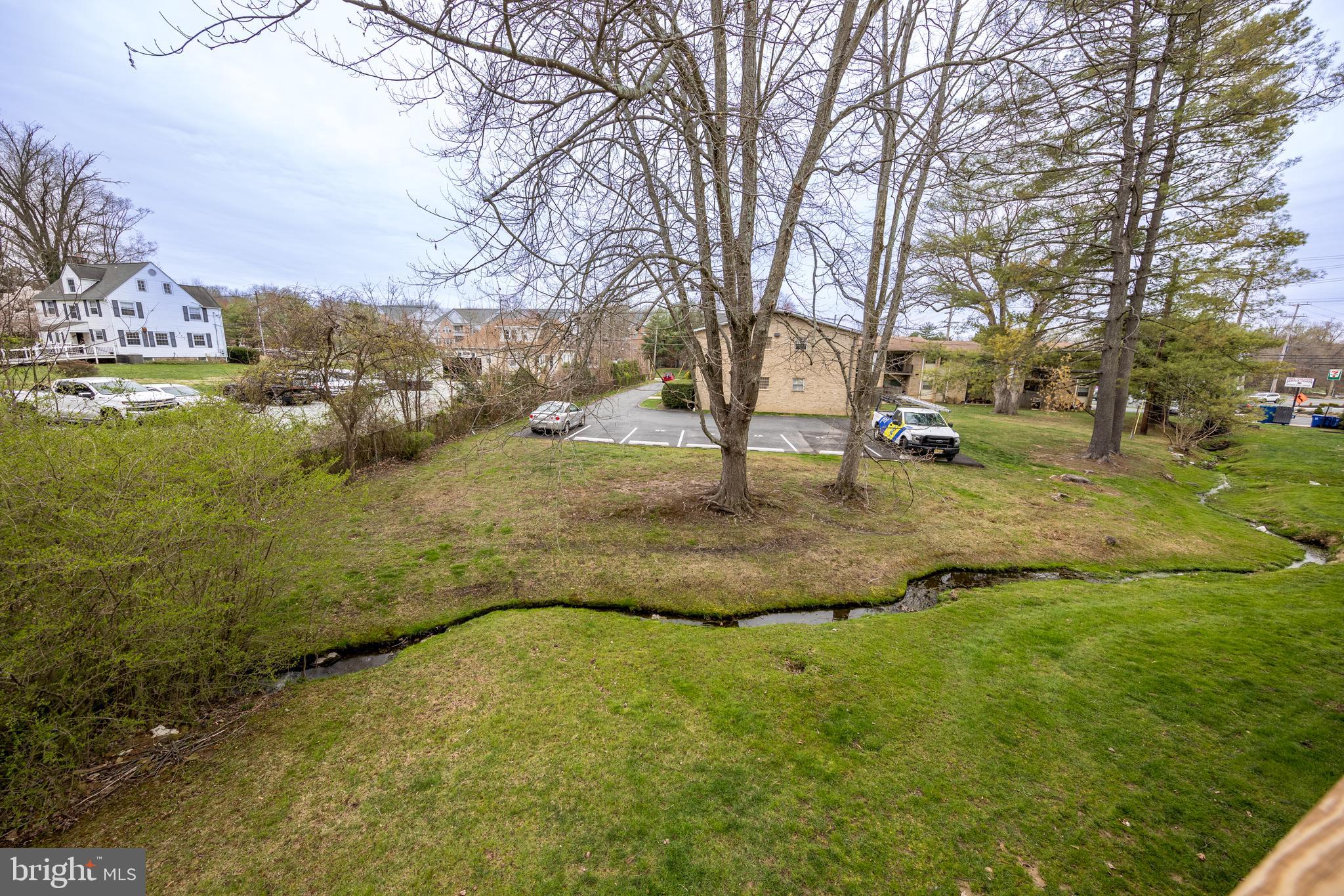 OAK MOORE SQUARE CONDOMINIUMS - Residential