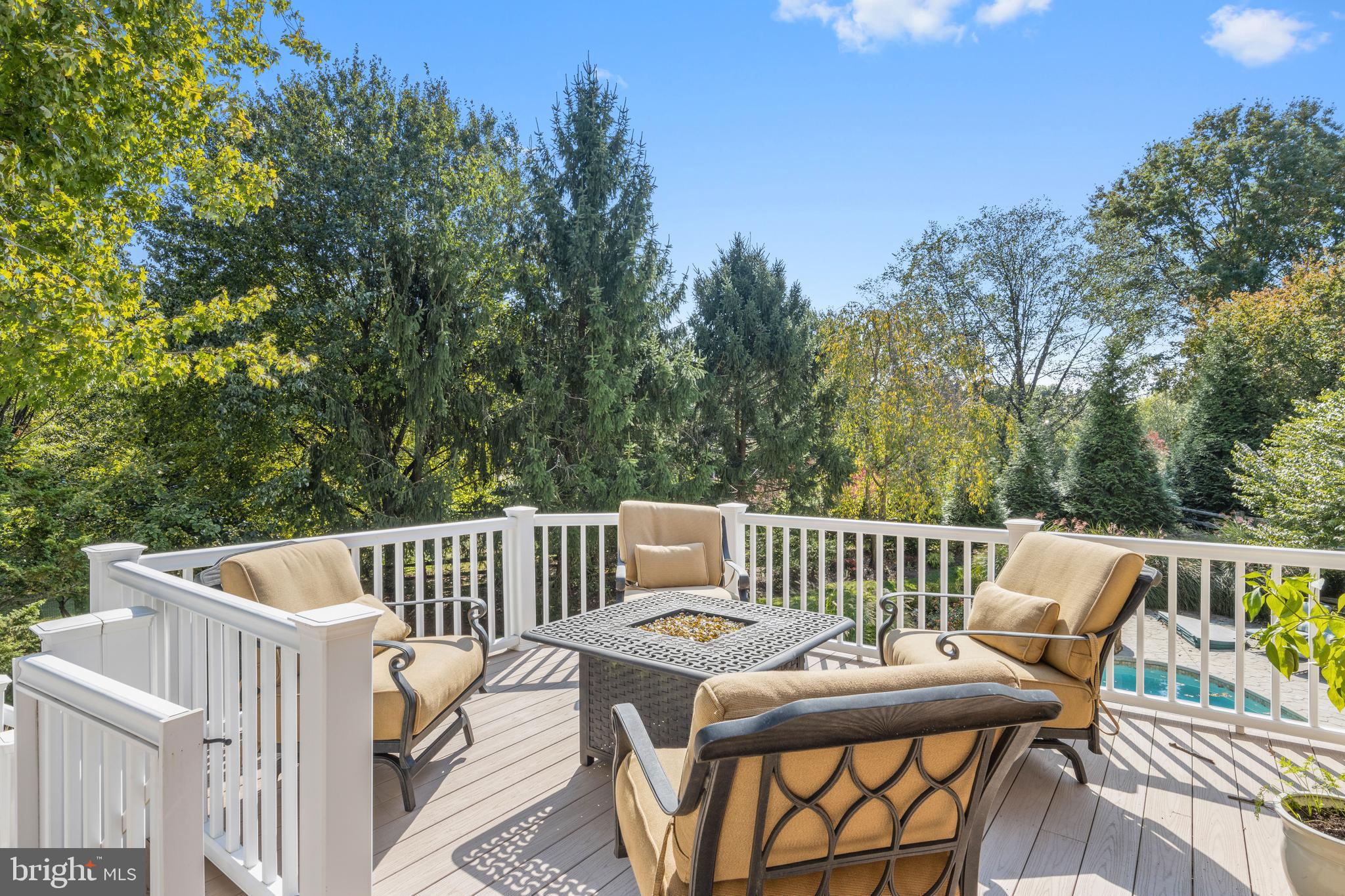 MAPLE HILL - Residential