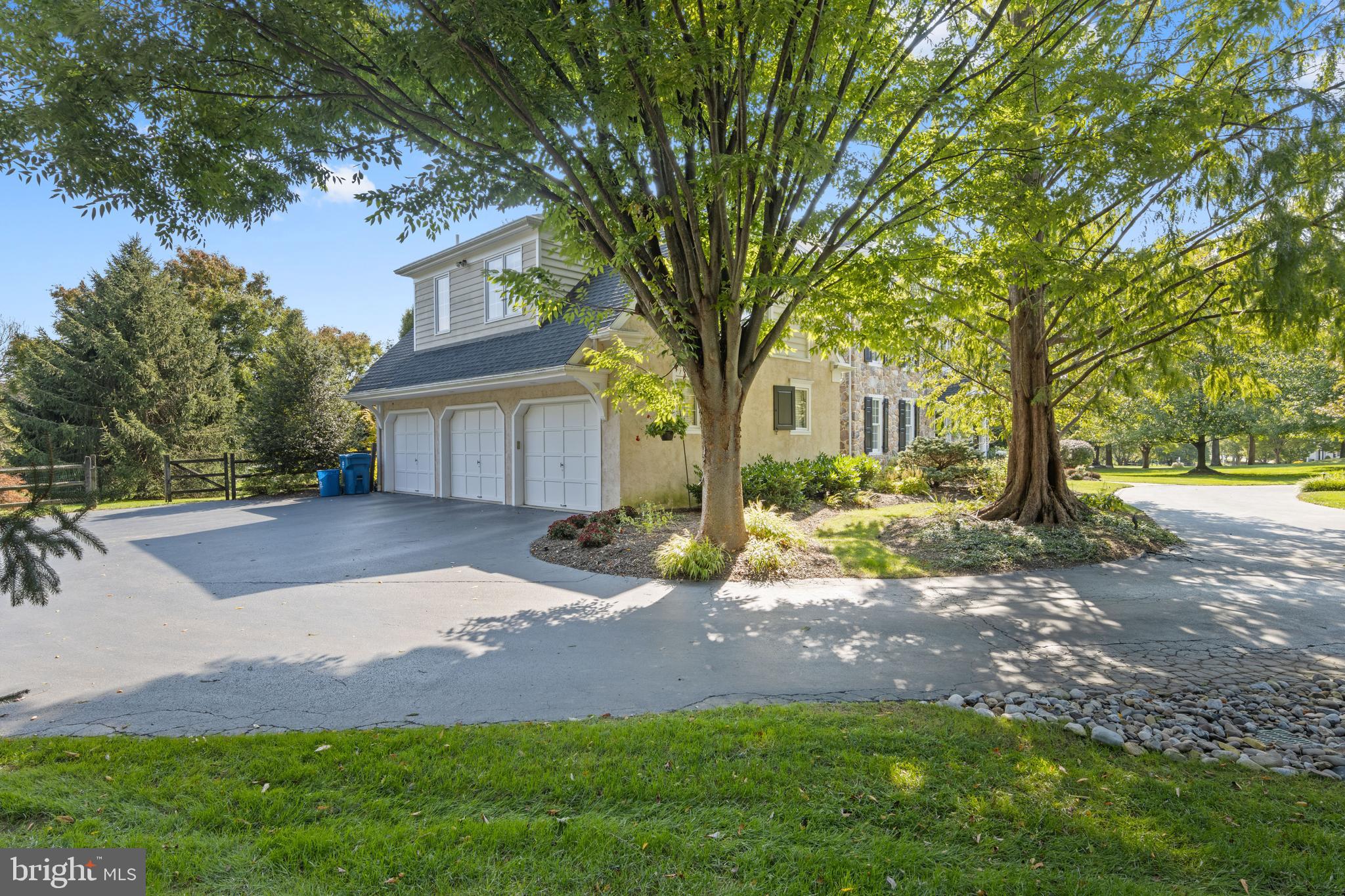 MAPLE HILL - Residential