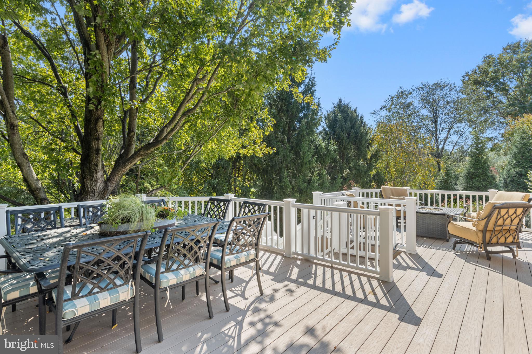 MAPLE HILL - Residential