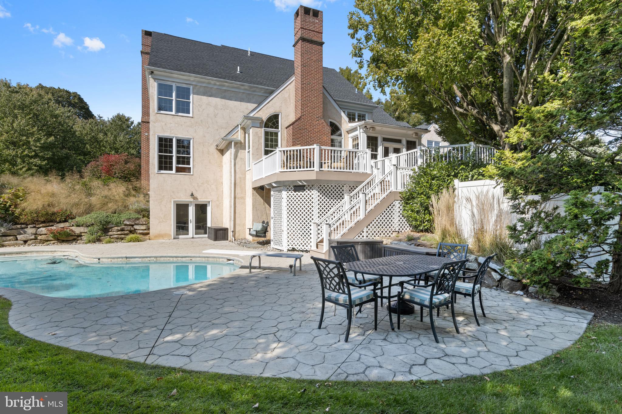 MAPLE HILL - Residential
