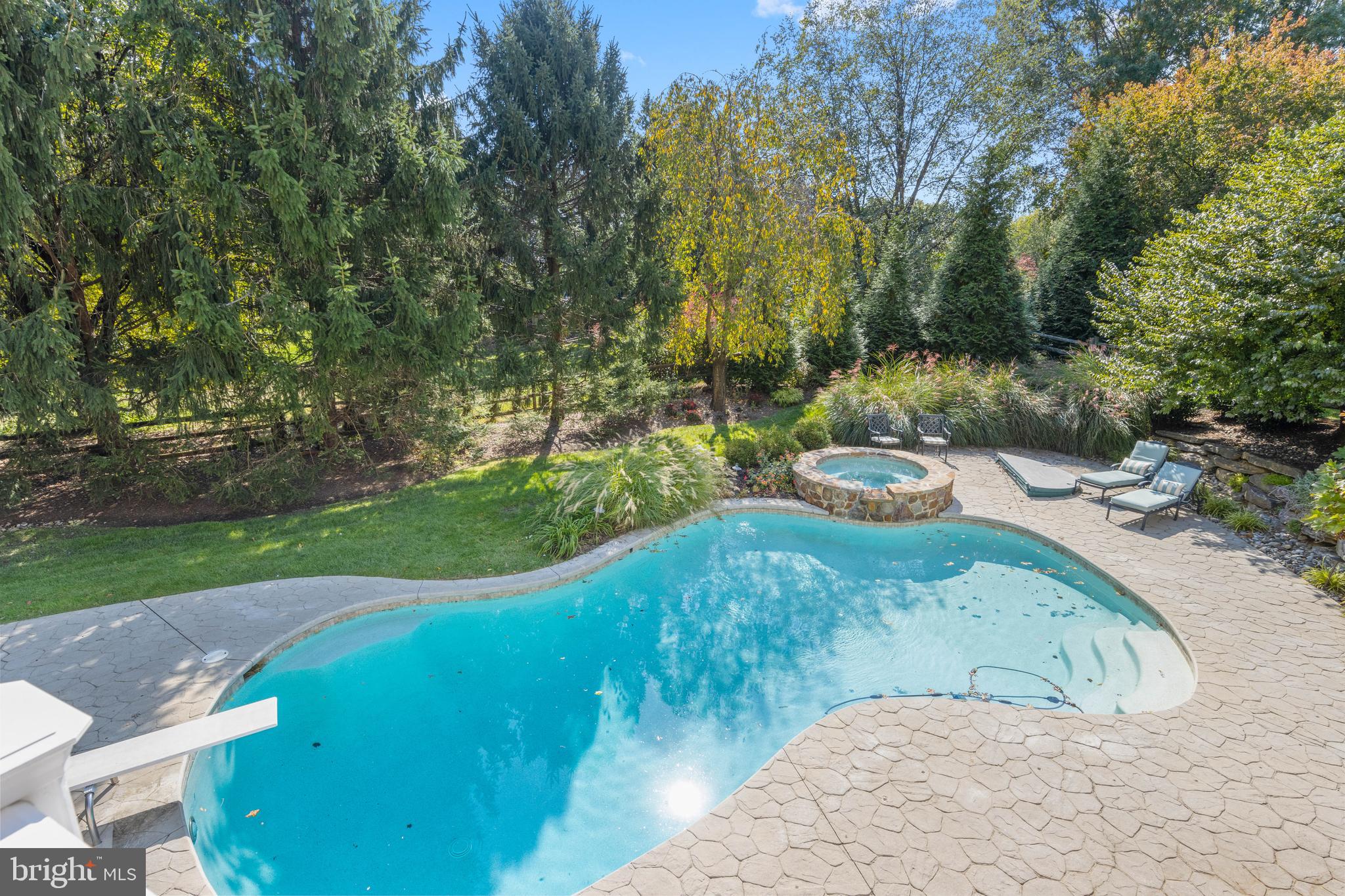 MAPLE HILL - Residential