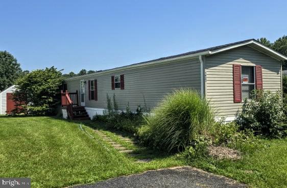 3 Bed 2 Bath Singlewide Mobile Home Remodeled, located in Private, Charming, Country Setting in Water Oriented Bush River Manor Manufacturerd Mobile Home Community. Tranquility, Beauty and Conveniently situated near shopping etc. Walking distance to wooded walking trails, access to wooded walking trails, a fishing hole and a nearby water view stroll.
New roof, New Stainless Steel Kitchen Appliances, New Flooring. New Light Fixtures and more!
Some Financing Available