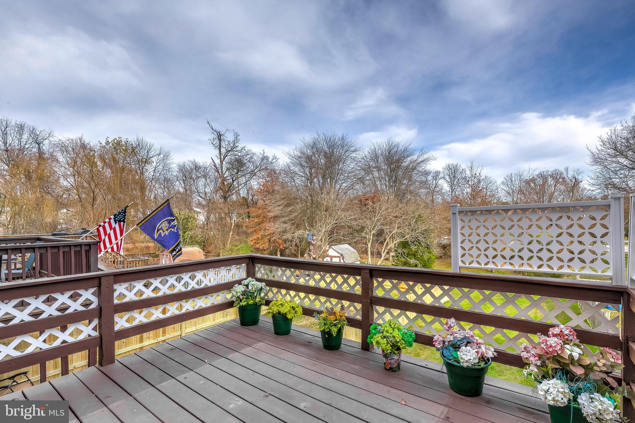 SEVEN COURTS - Residential