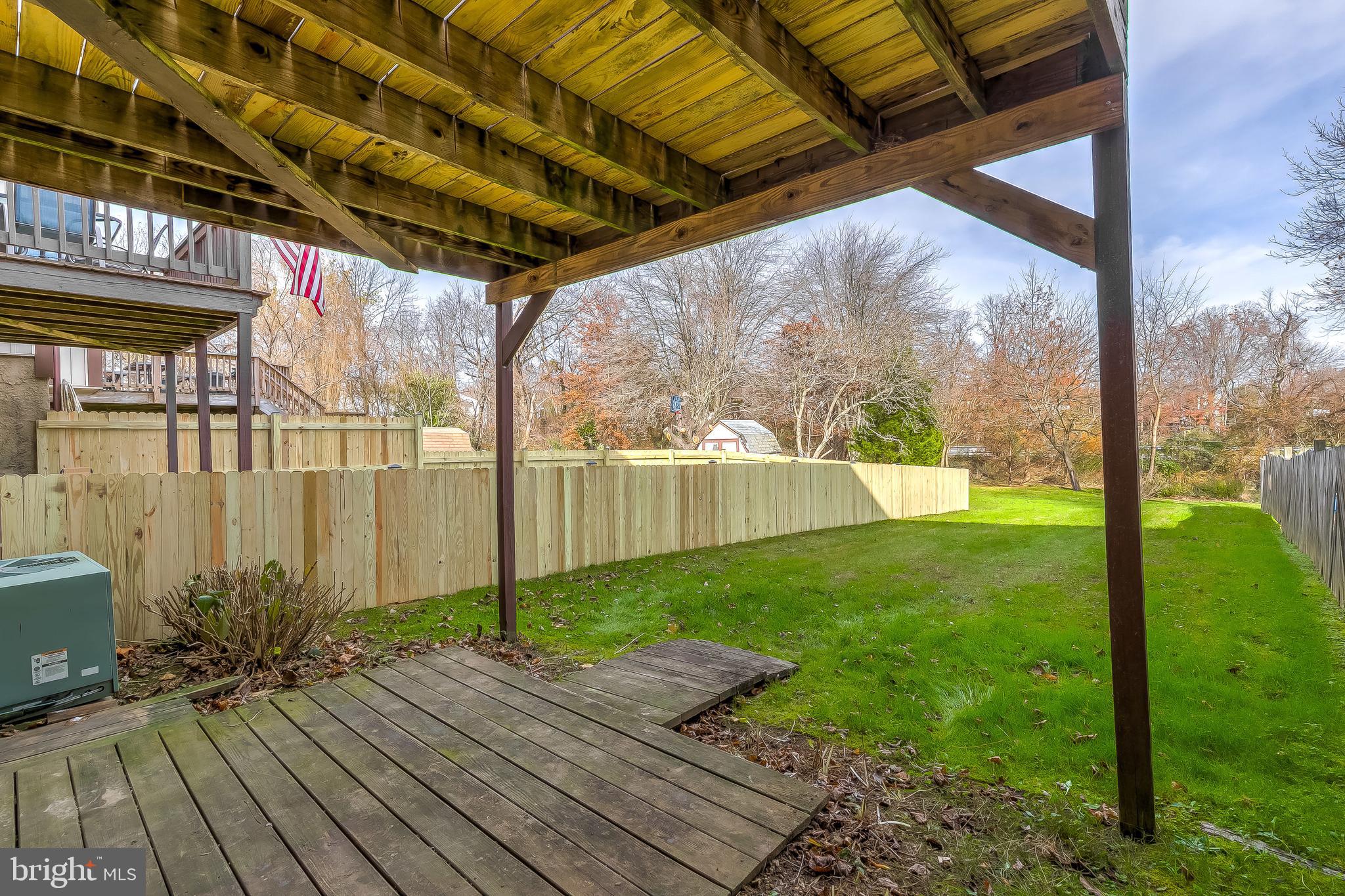 SEVEN COURTS - Residential